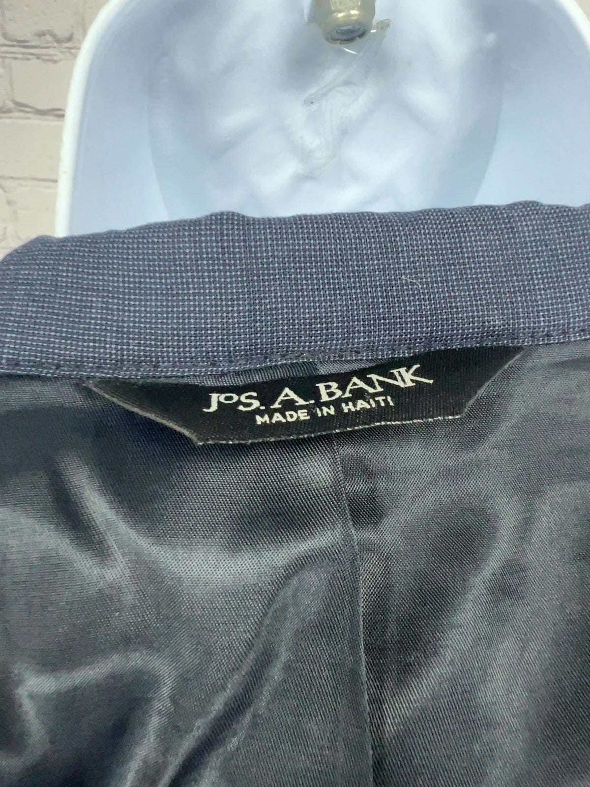 Jos A Bank Blue Check 100% Wool 2 Button Vented Notch Blazer Sport Coat 44R