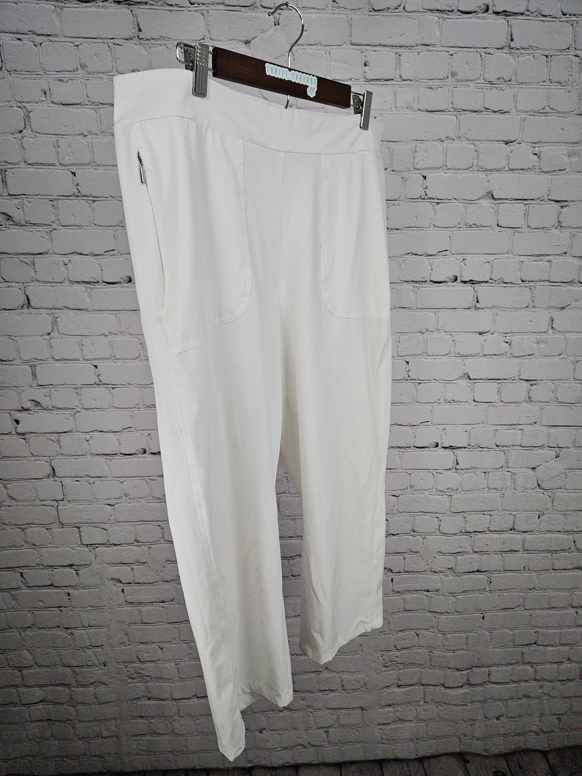 Chico's White Pull On Zip Pocket Stretch Cropped Pants 3 US 16 (38X23)