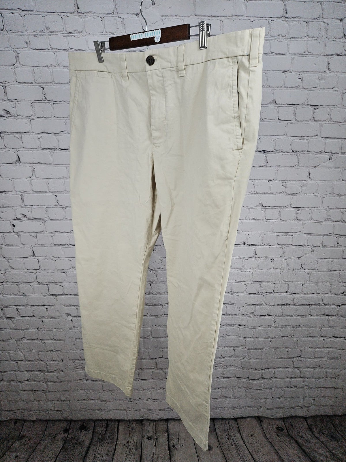 Tommy Hilfiger Classic Fit Stone Stretch Chino Pants Men's 42 (43X31)