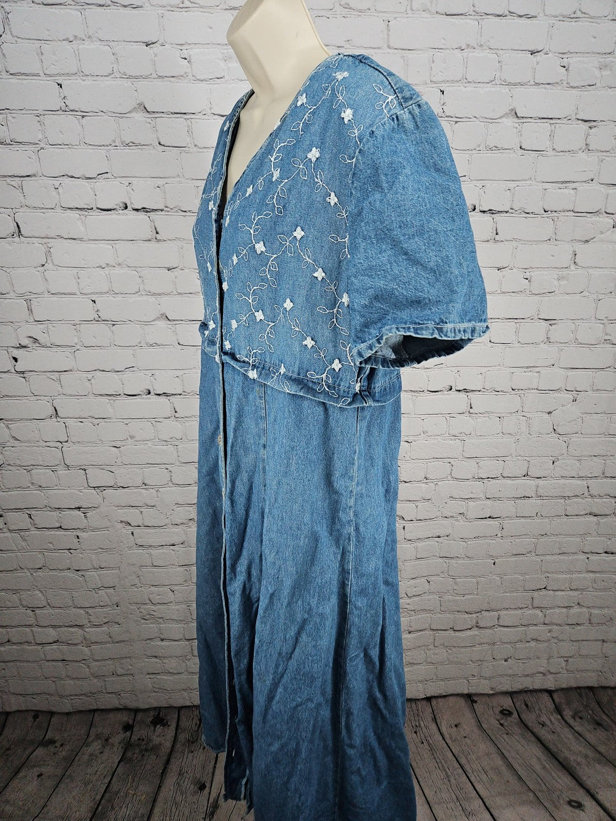 VTG Alexandra Lee Floral Embroidered Denim Button Front Maxi Dress Women's 16