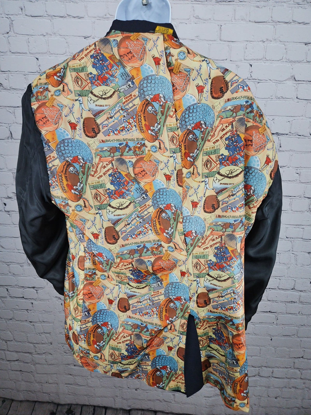 VTG Palm Beach Blazer of Champions Navy Sports Print Lining 2 Button Blazer 50L
