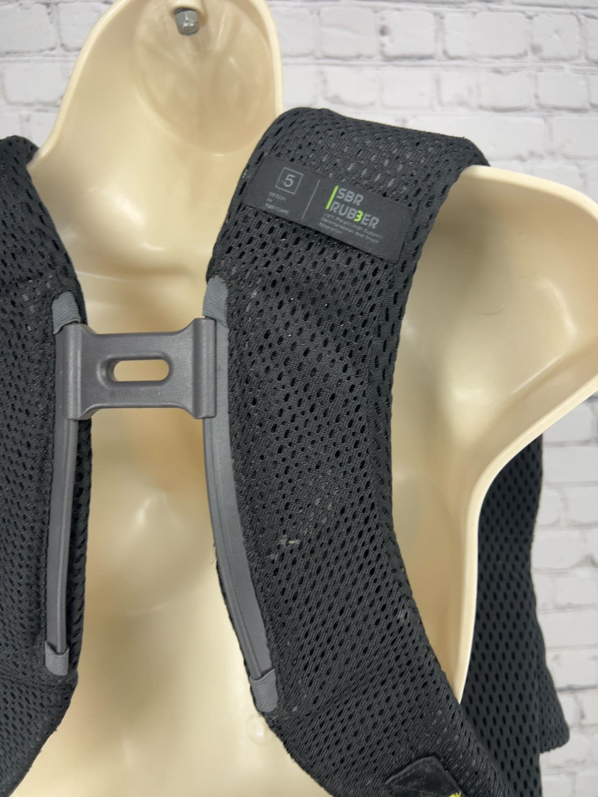 Babycare Free Go Black Mesh Hip Seat Decompression Baby Carrier 0-36 Months