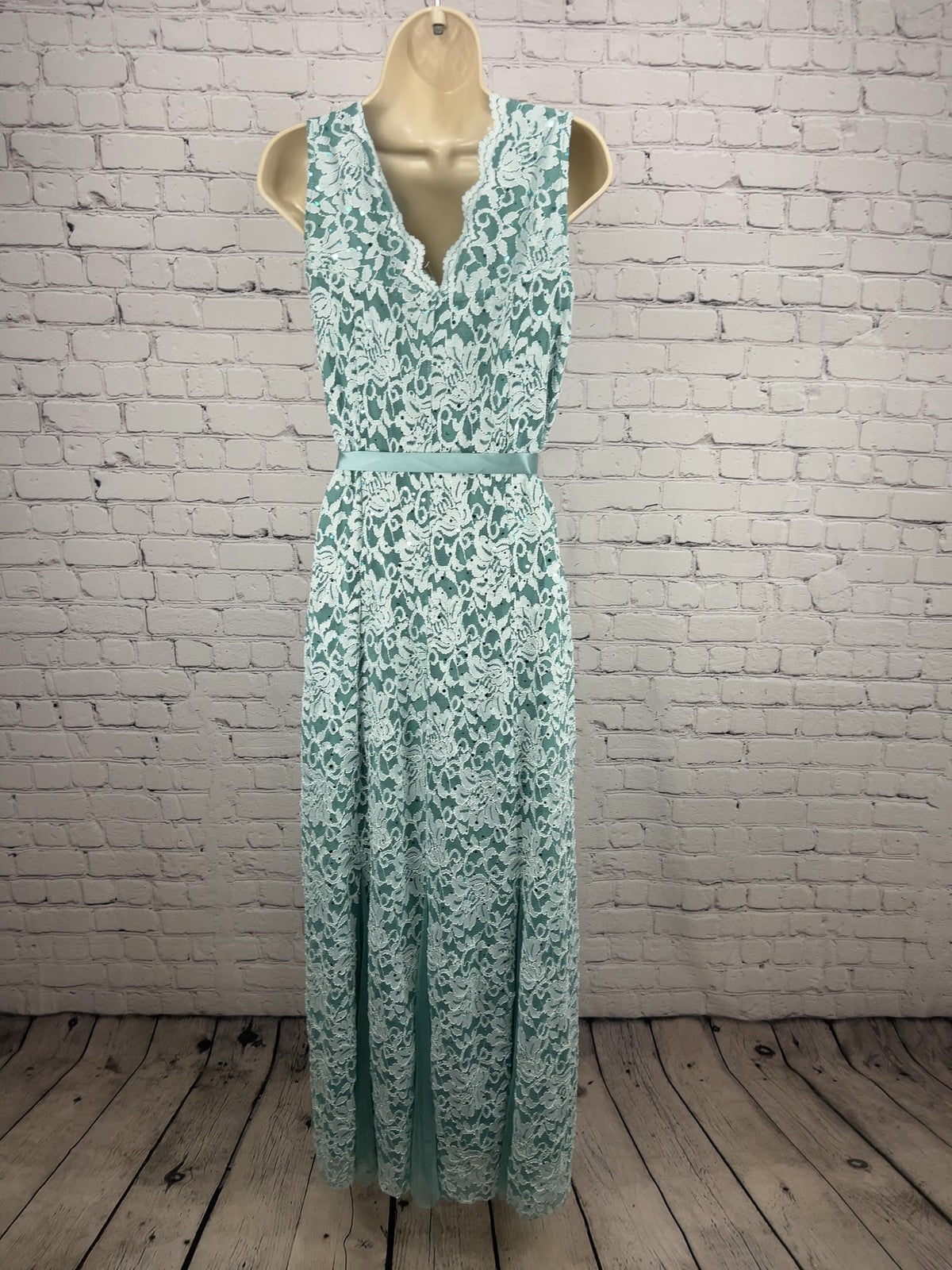 NWT Candalite Seafoam Green Lace Sequin Sleeveless V Neck Godet Maxi Dress 1X