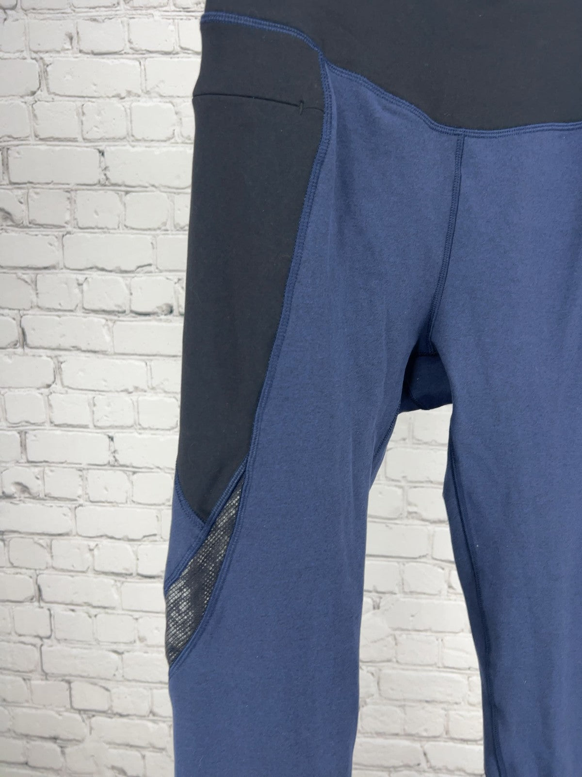 NWT Calia Carrie Underwood Navy Black Zip Pocket High Waist Leggings M