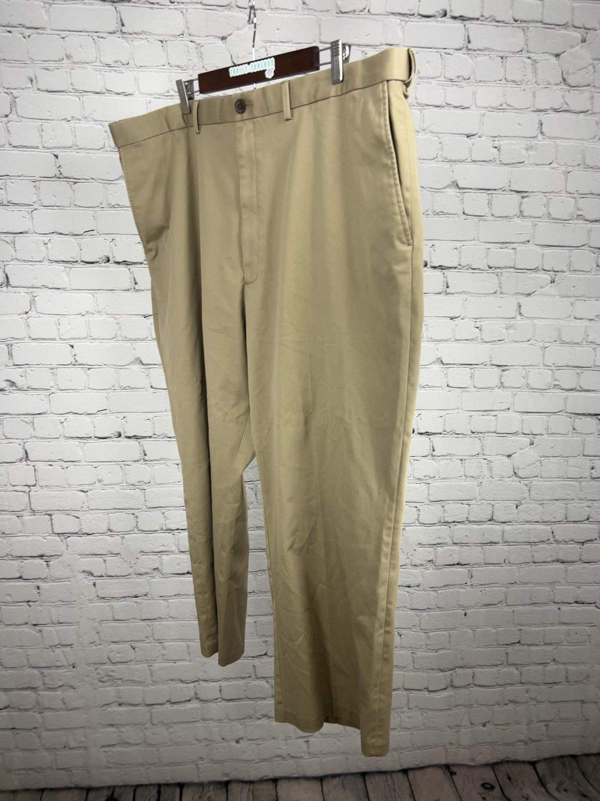 Haggar Premium No Iron Khaki Flat Front Classic Fit Chino Pants 44 (42X27)
