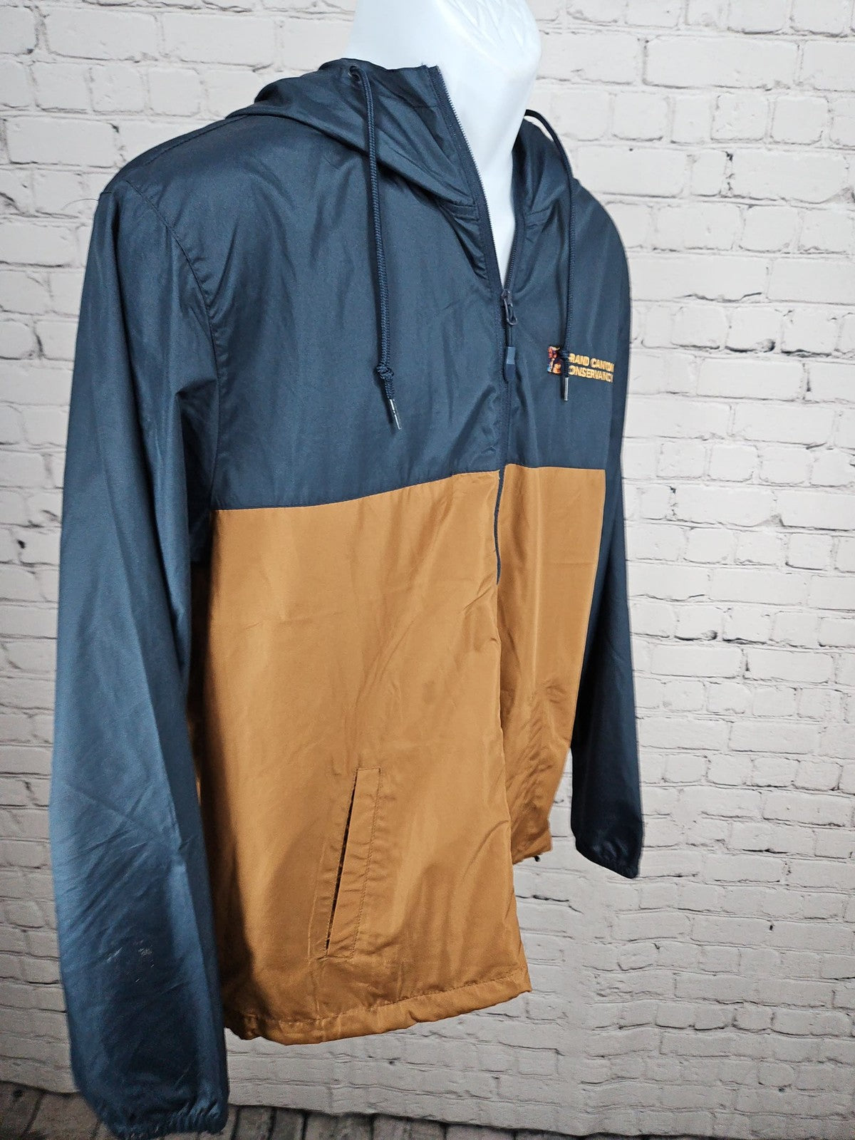 Independent Trading Co Grand Canyon Conservancy Navy Brown Windbreaker M