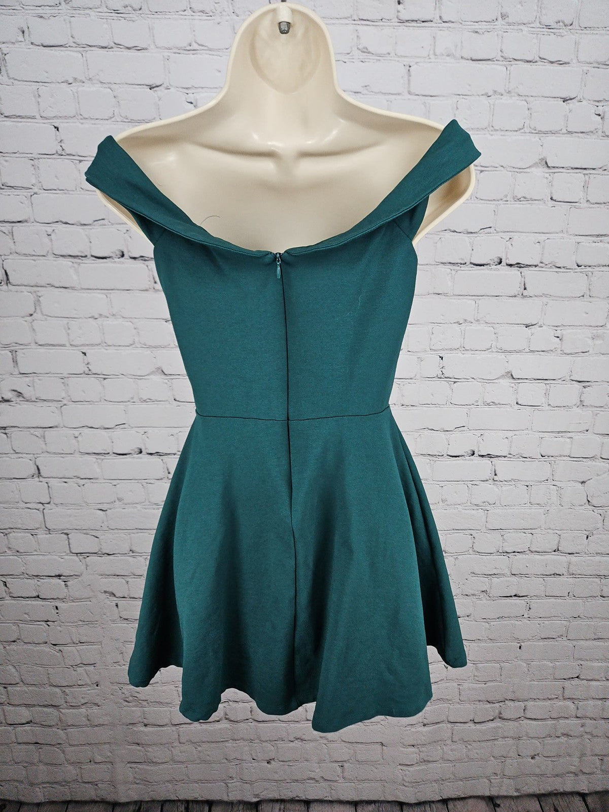 Lulus Emerald Green Off The Shoulder Fit And Flare Lined Mini Dress S