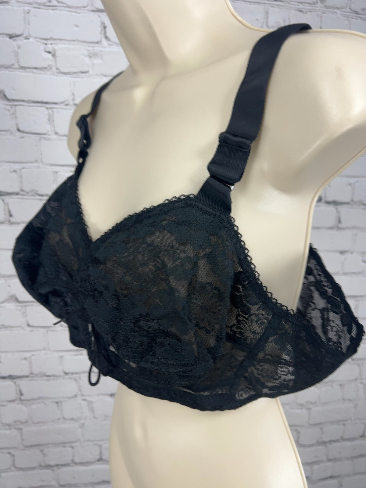 VTG Black Floral Lace Front Drawstring Full Coverage Bra Made USA 44C