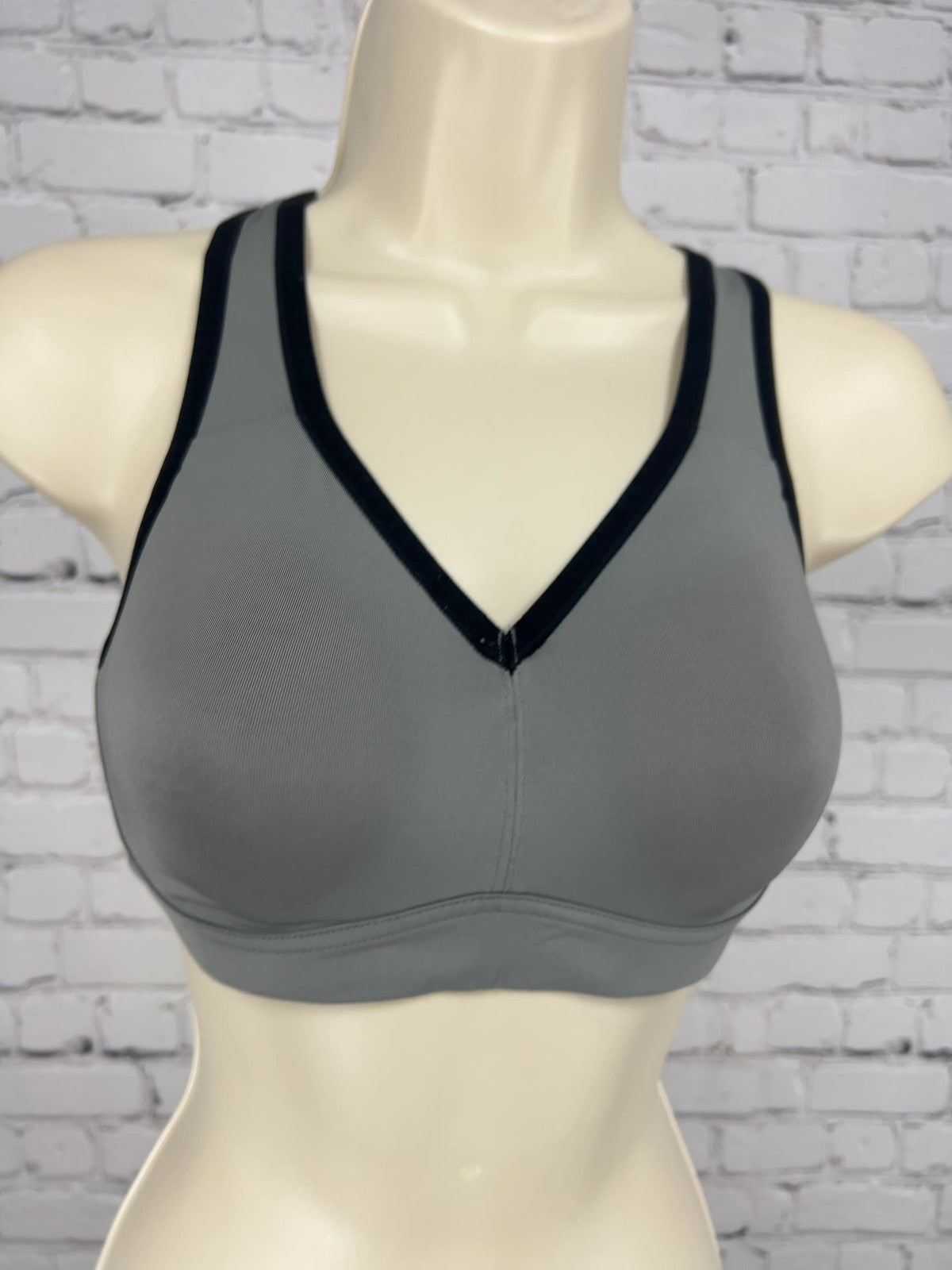 Natori Gray Black Trim Racerback Wireless Contour Sports Bra 32C