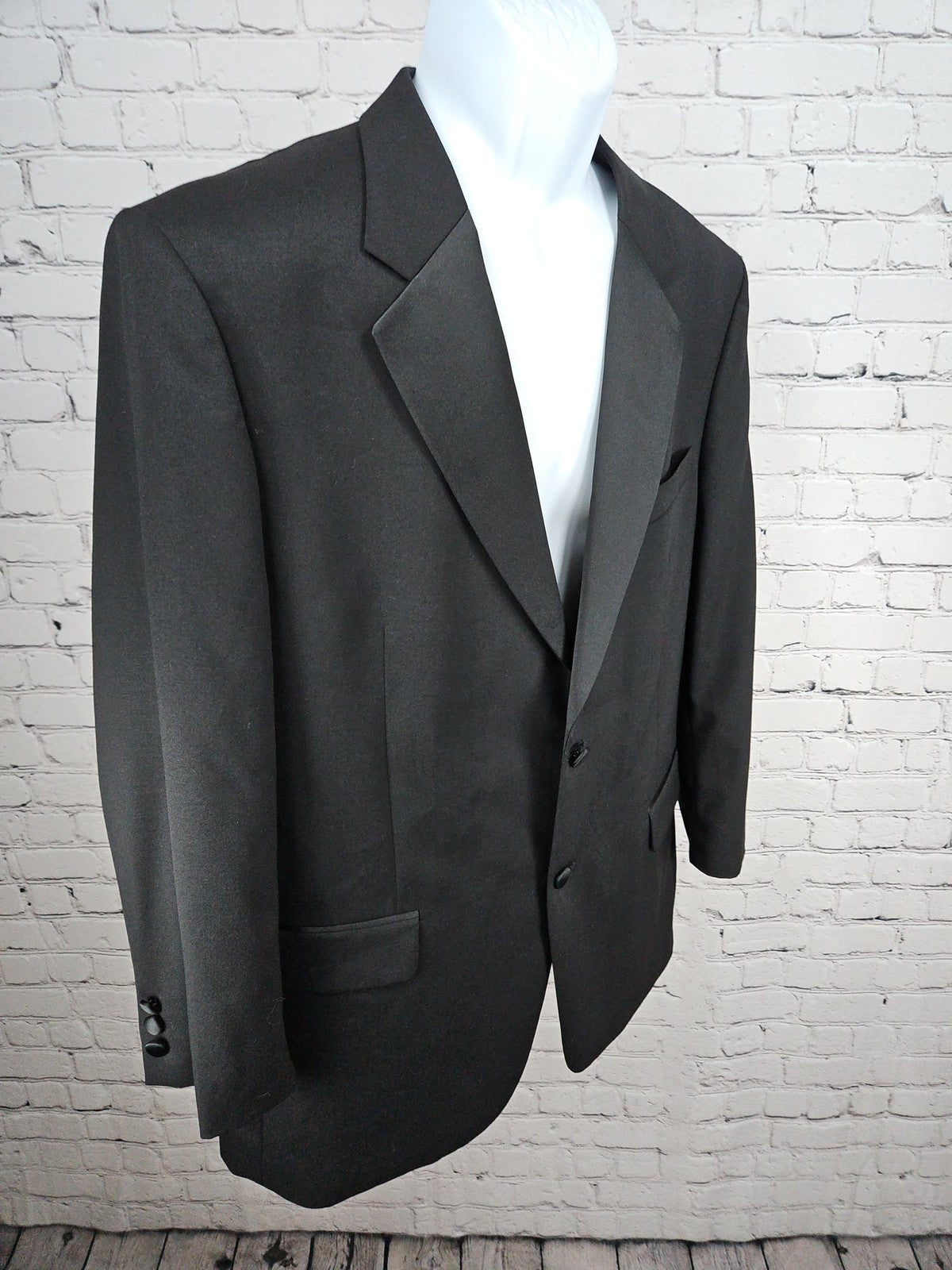 Jones New York Black 100% Wool Satin Notch 2 Button Tuxedo Jacket 42R