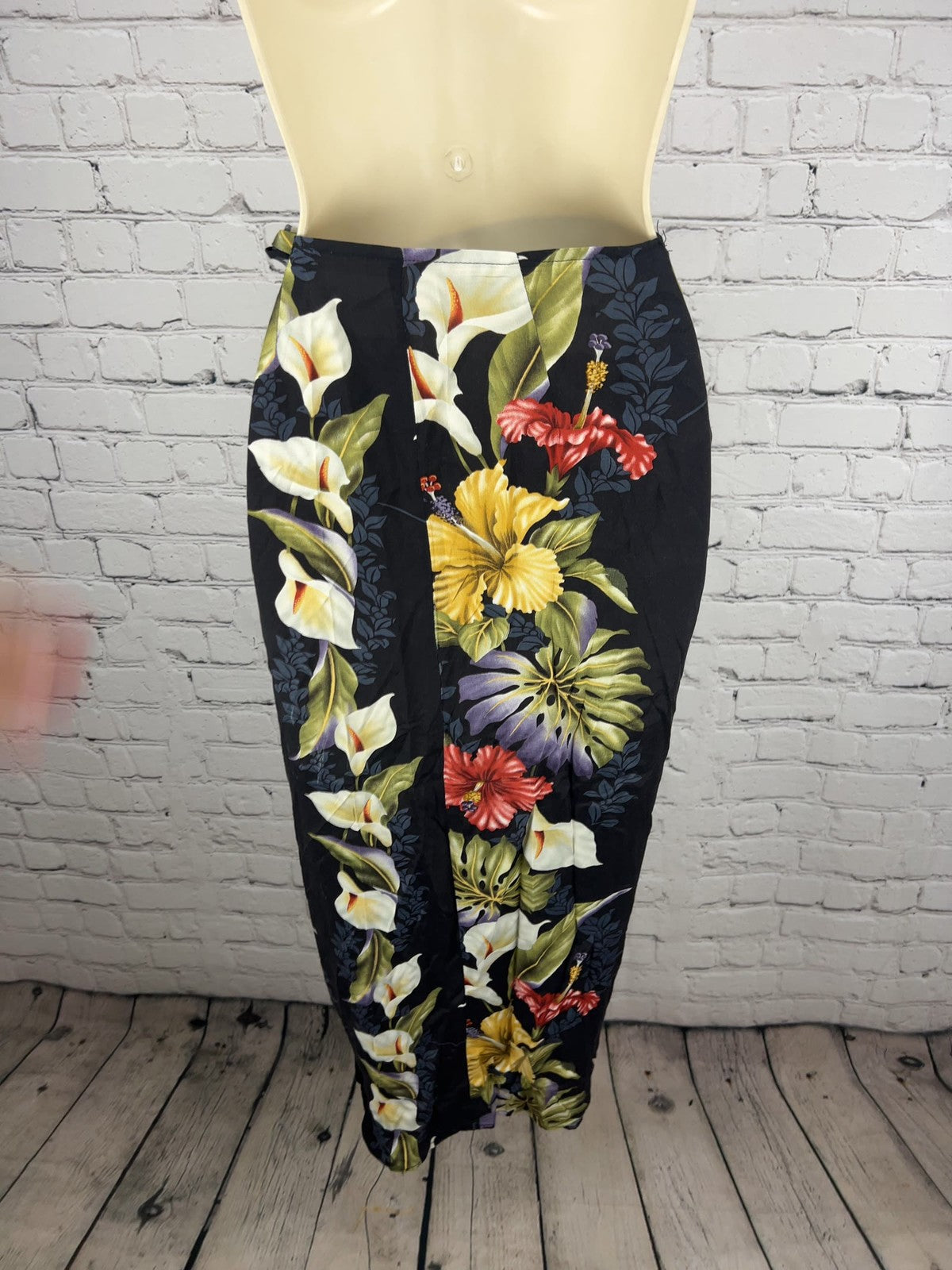 VTG Iolani Black Hawaiian Floral Calla Lily Hibiscus Rayon Wrap Maxi Skirt S