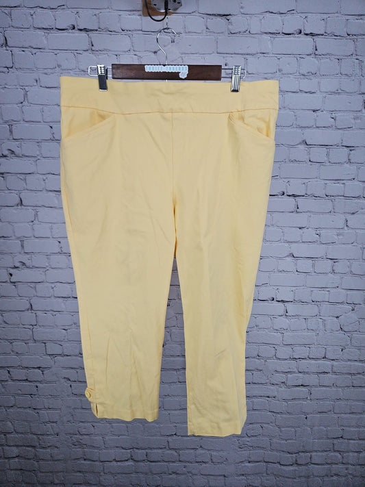 Chico's Perfect Stretch Yellow Pull On Button Tab Capri Pants 3 US 16 (37X20)