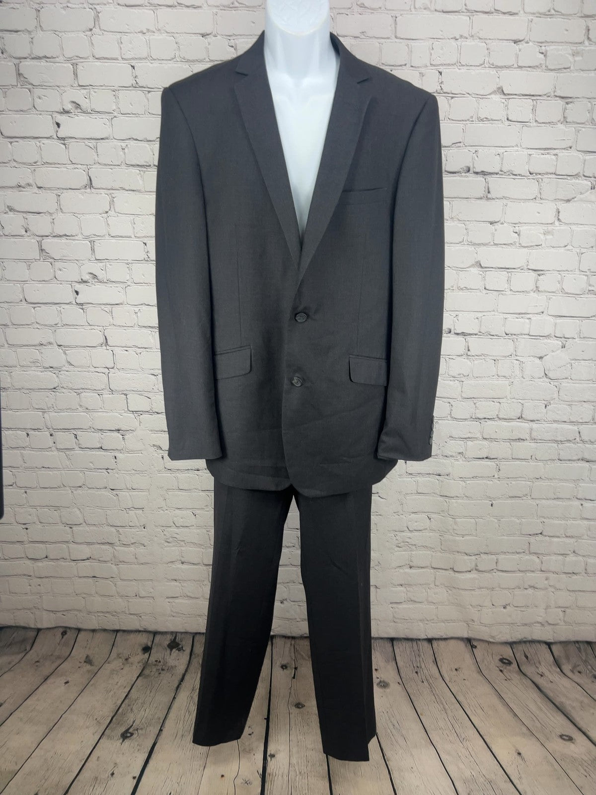 Combatant Gentlemen Charcoal Gray 100% Wool 2 Button 2 Piece Suit 42L (34X33)