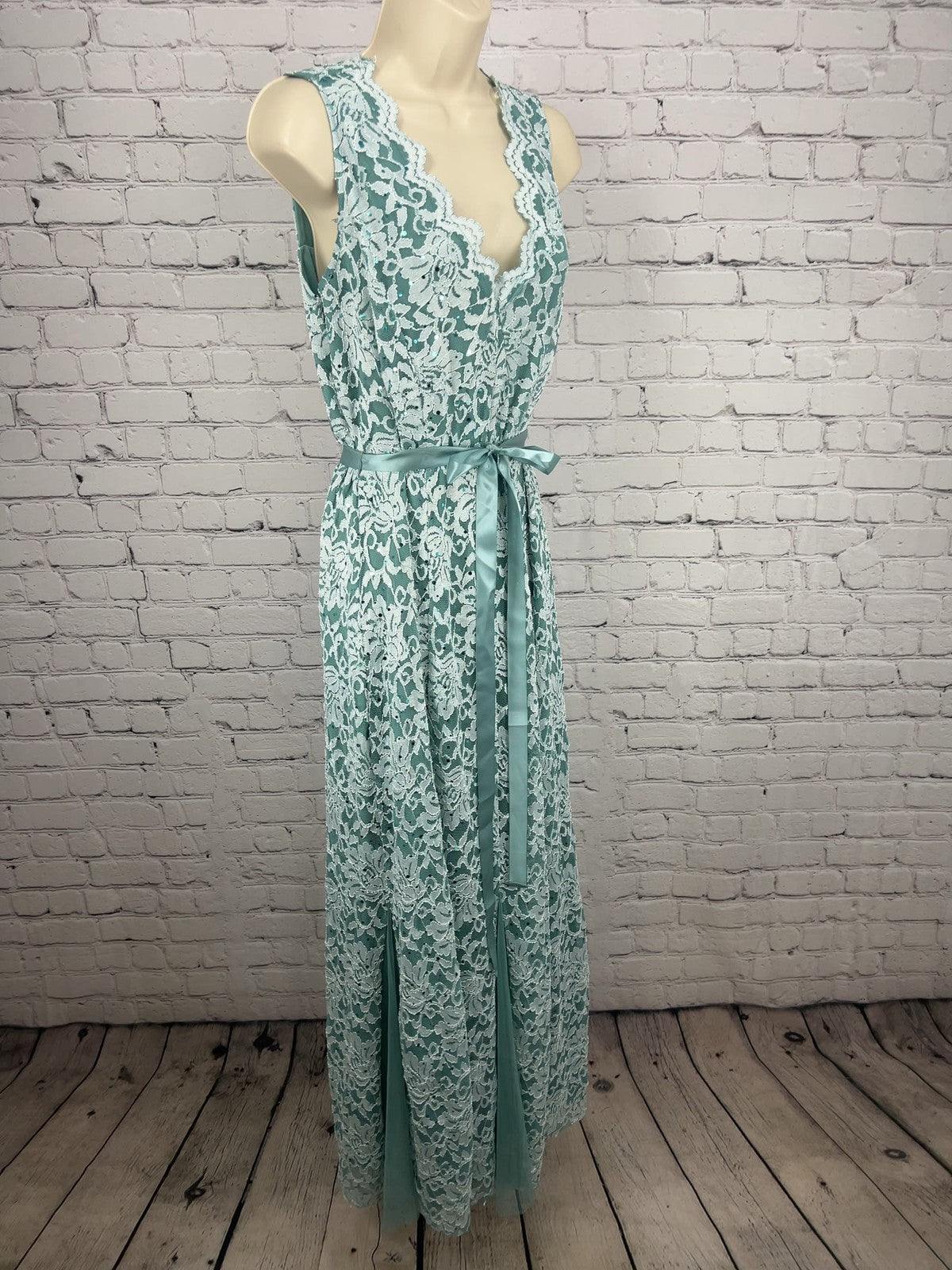 NWT Candalite Seafoam Green Lace Sequin Sleeveless V Neck Godet Maxi Dress 1X