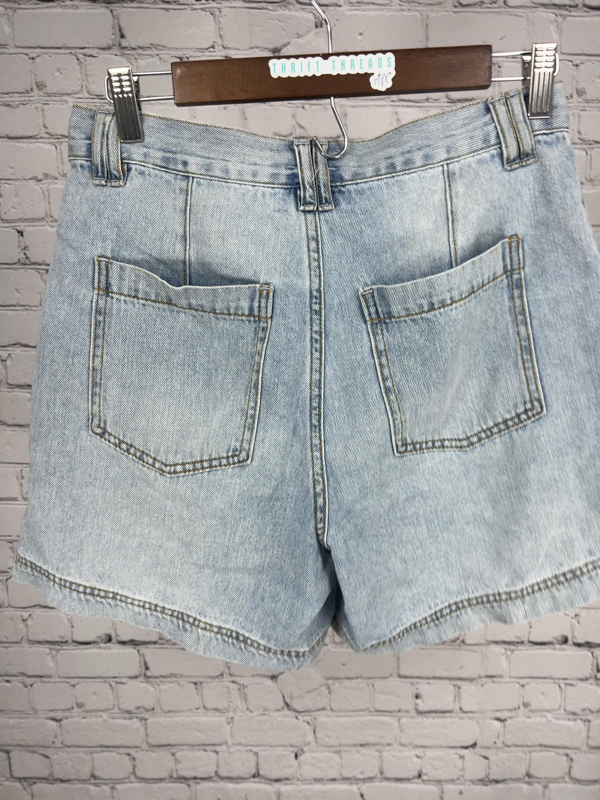 Habitual Light Wash Braided Stitch High Rise Women's Denim Shorts 2/26 (30X5.5)
