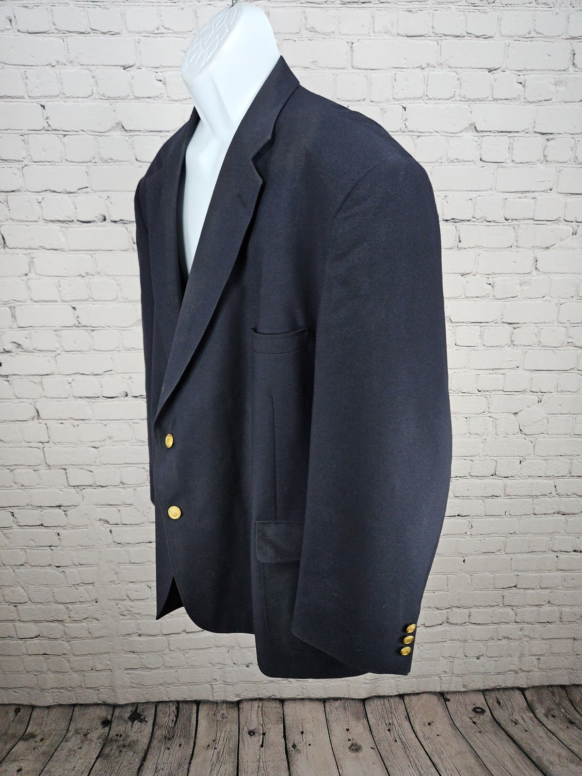 David Taylor Navy 2 Button Gold Button Single Vent Blazer Sport Coat 54R
