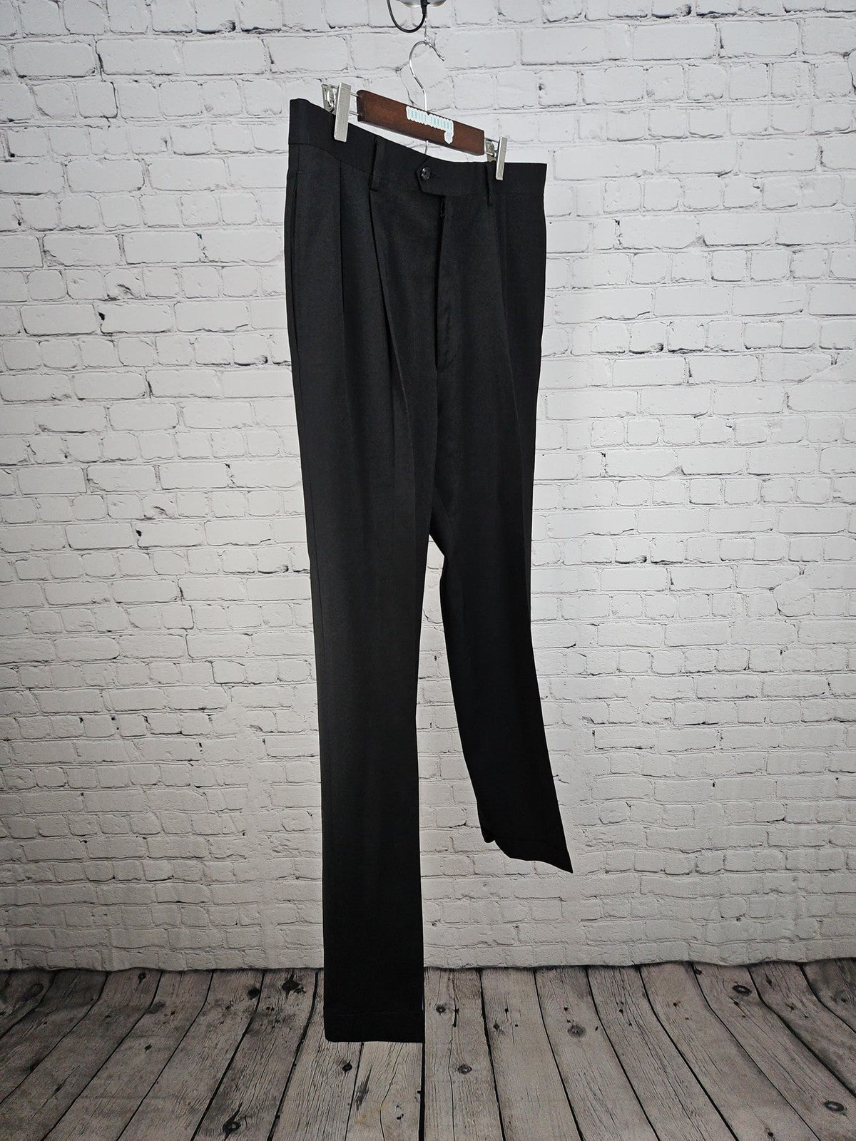 Jos A Bank Black 100% Wool Pleated Cuffed Dress Pants 37R (37X31.5)