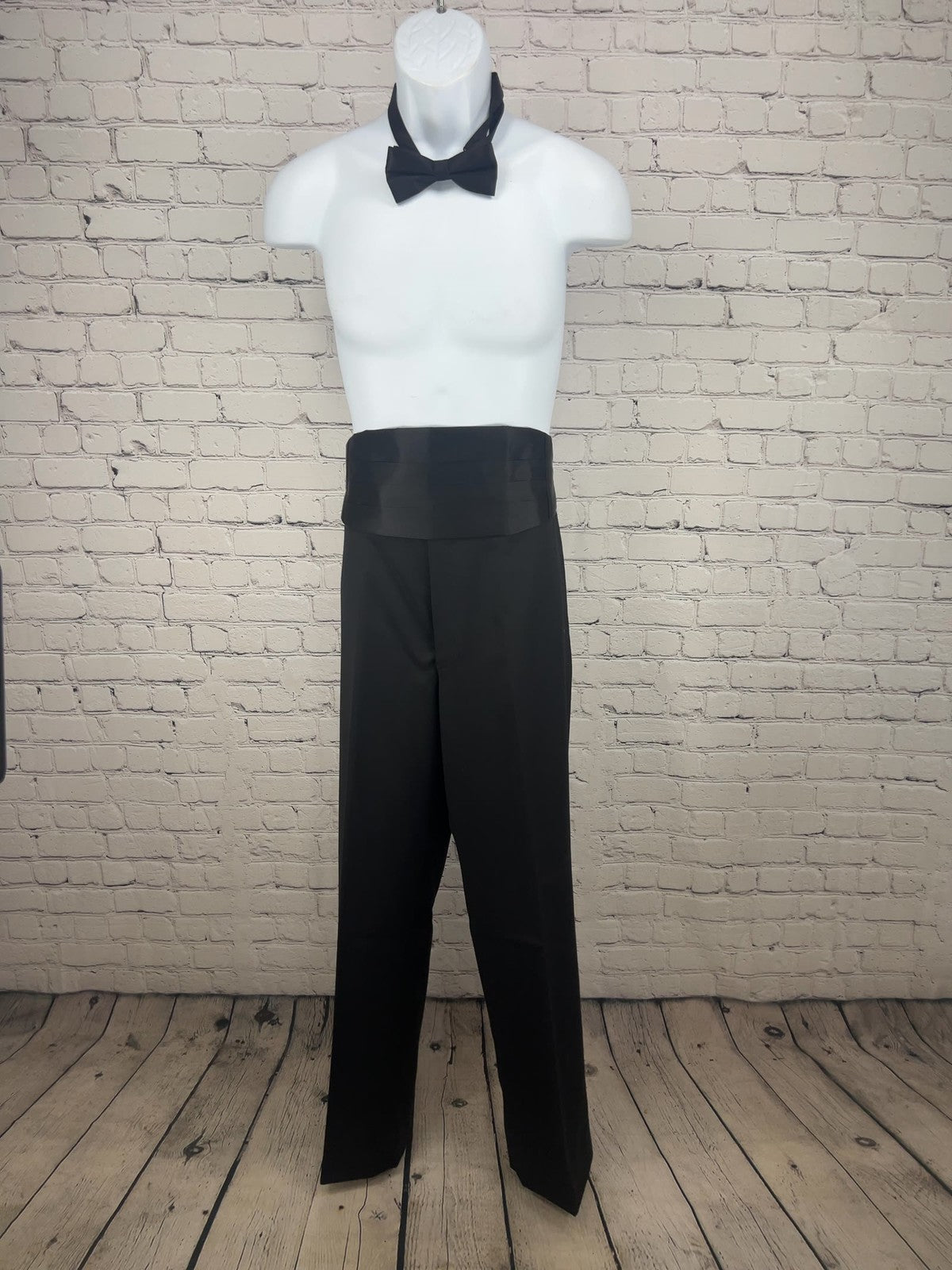 Jones New York Black Wool Tuxedo Suit Cummerbund Bow Tie 44L (34X33.5)