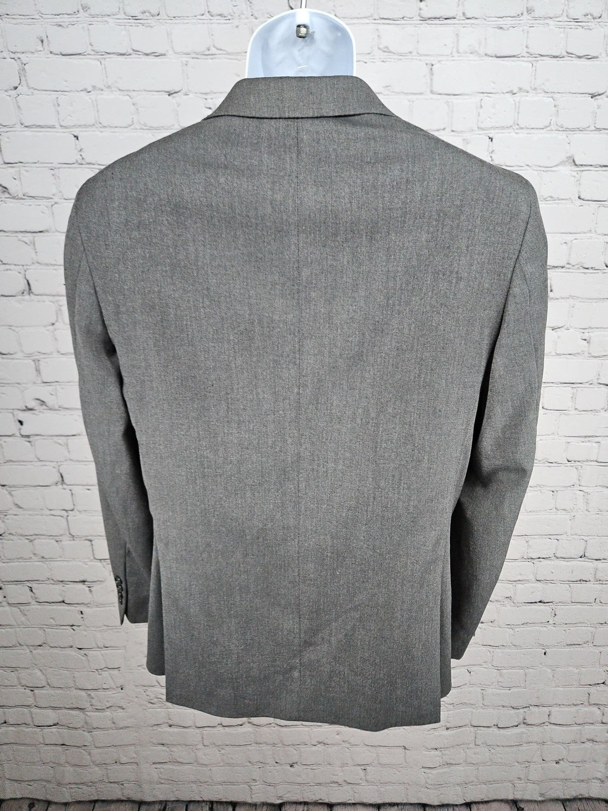 Jos A Bank Gray Slim Fit 2 Button Double Vented Notch Blazer Sport Coat 39R