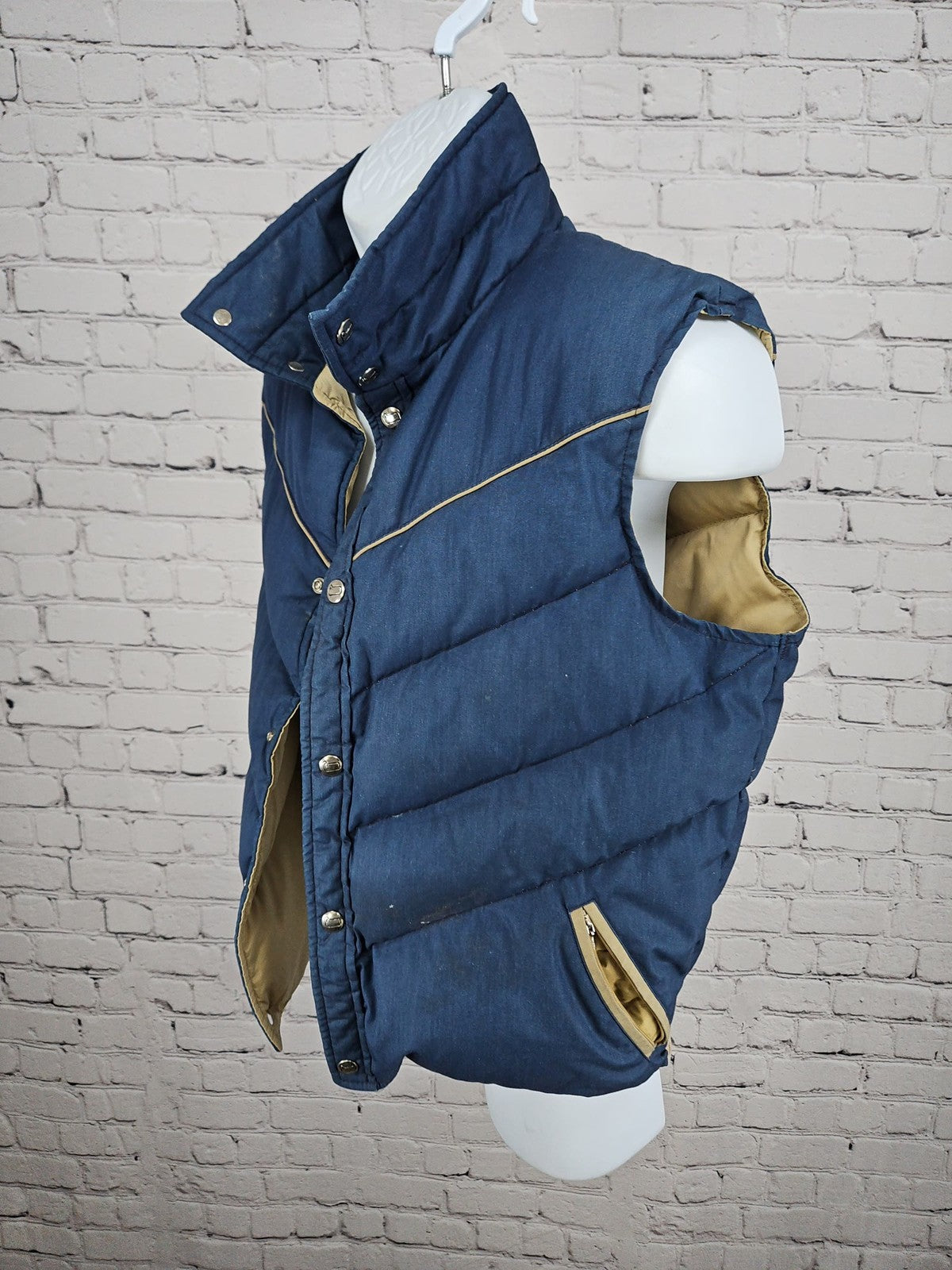VTG Woolrich Navy Blue Tan Chevron Quilted Puffer Snap Front Vest Men's M
