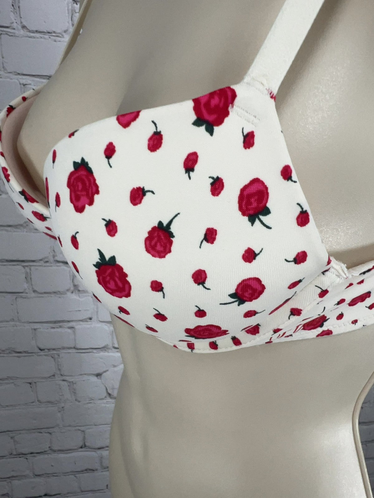 Victoria's Secret PINK Cream Rose Wear Everywhere Super Push Up Bra 34A