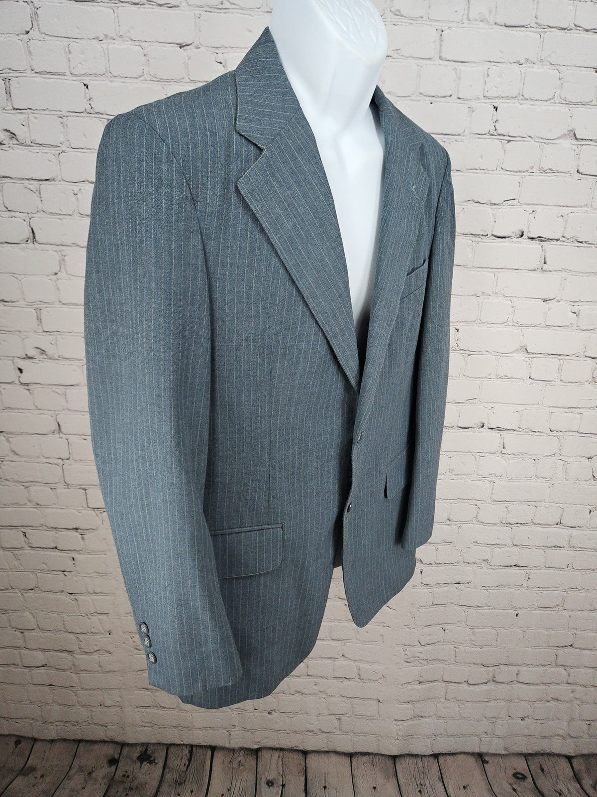 VTG Edw Hawk for Baskin Blue Gray Pinstripe 2 Button Notch Blazer Sport Coat 42