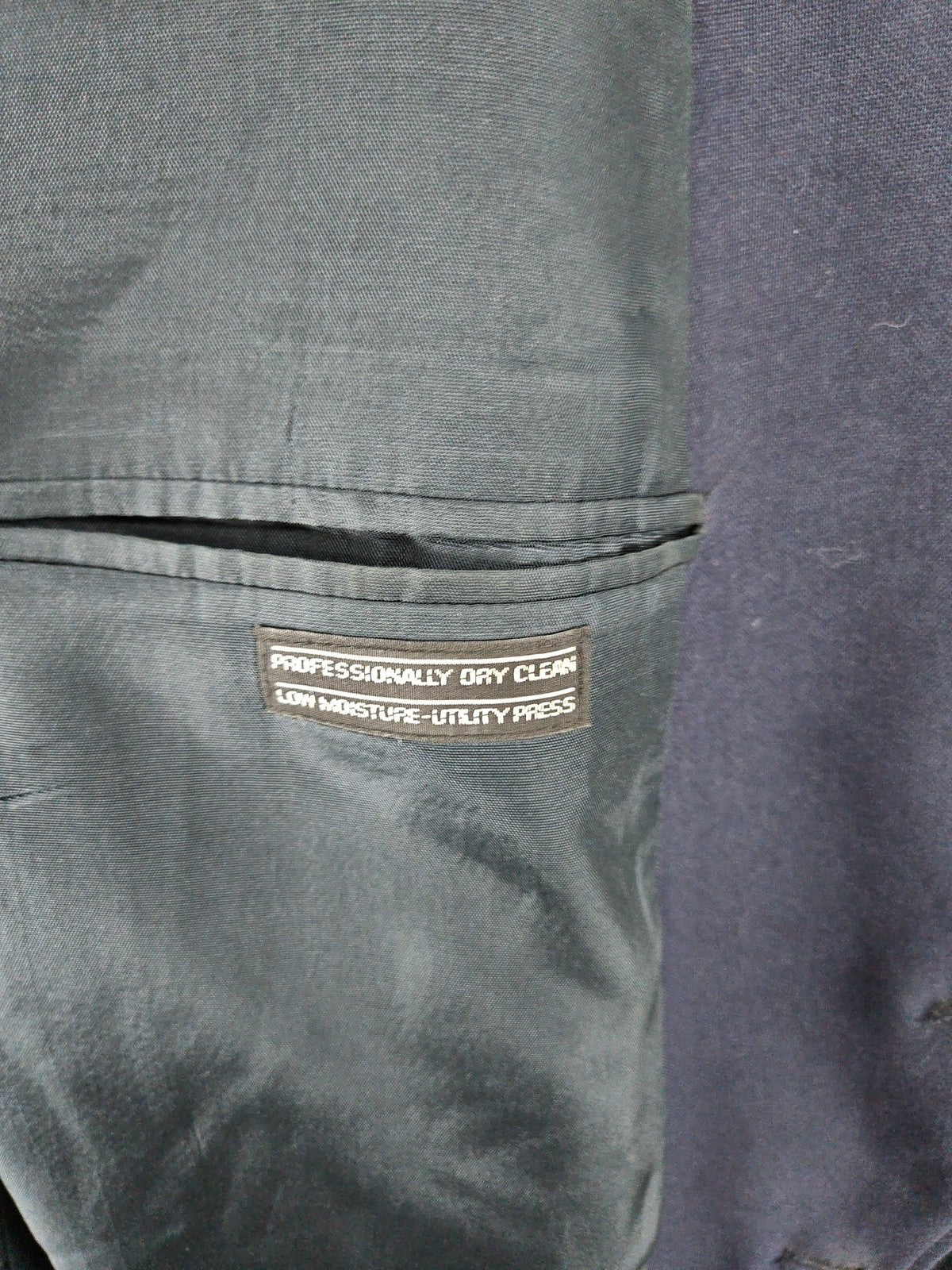 David Taylor Navy 2 Button Gold Button Single Vent Blazer Sport Coat 54R