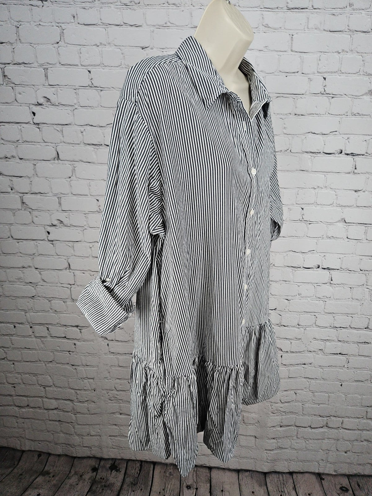 Lands' End Gray White Striped Drop Waist Ruffle Hem Shirt Dress M