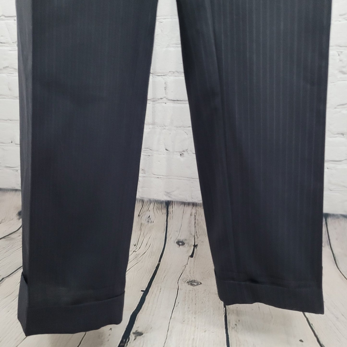Jos A Bank Black 100% Wool Pinstriped Full Suit Set Blazer Size 40R Pants 32x31