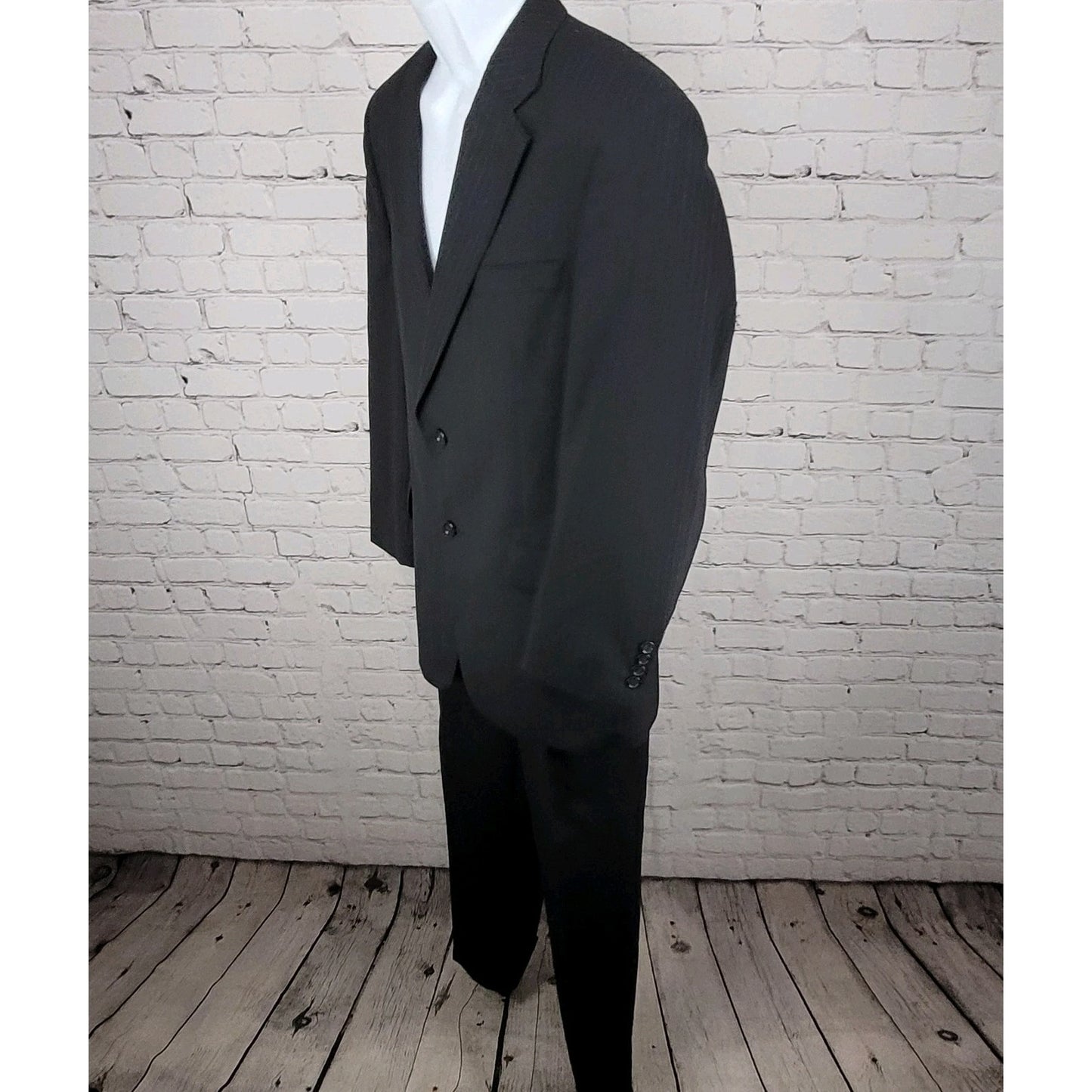 Jos A Bank Black 100% Wool Pinstriped Full Suit Set Blazer Size 40R Pants 32x31