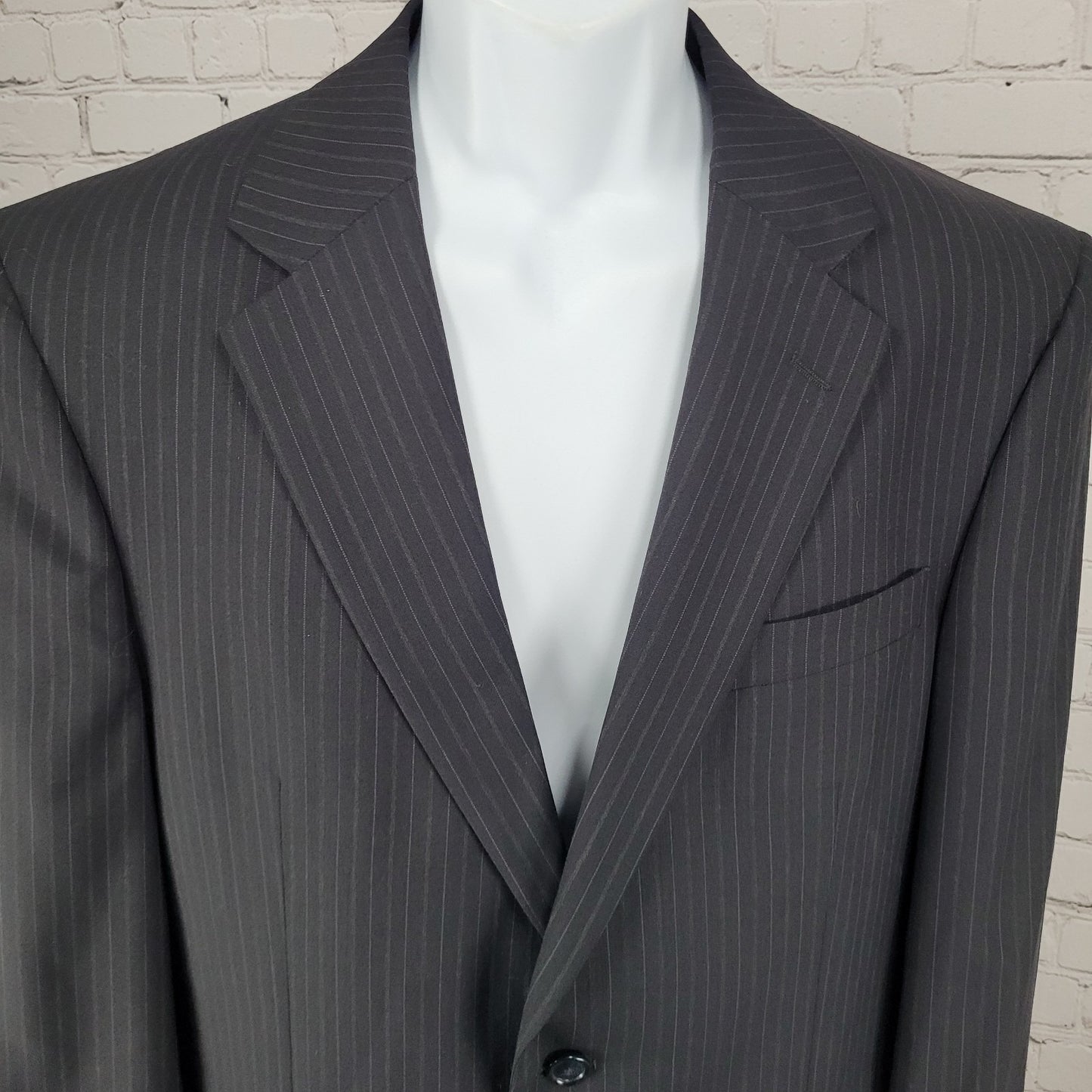Jos A Bank Black 100% Wool Pinstriped Full Suit Set Blazer Size 40R Pants 32x31