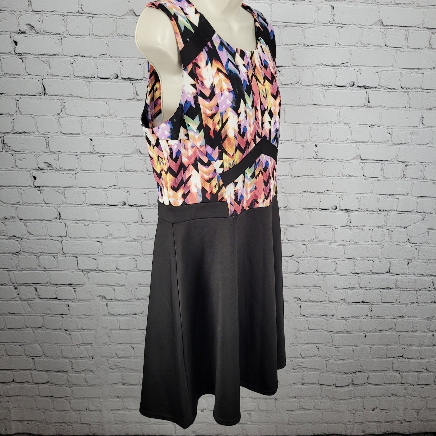 Neiman Marcus Black Multicolor Geometric Sleeveless Knee Length A-Line Dress 14