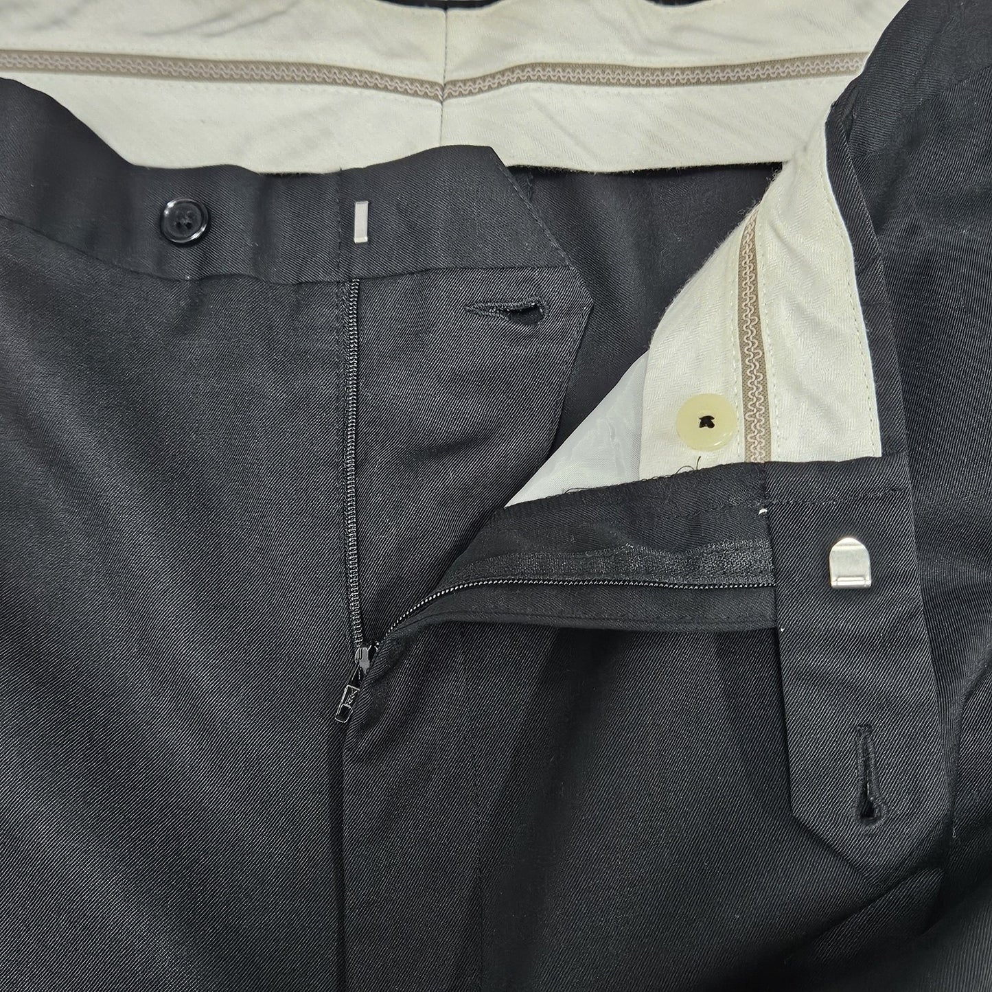 Austin Reed Black 100% Wool Signature Pleated Cuffed Dress Pants 42 (40x31)