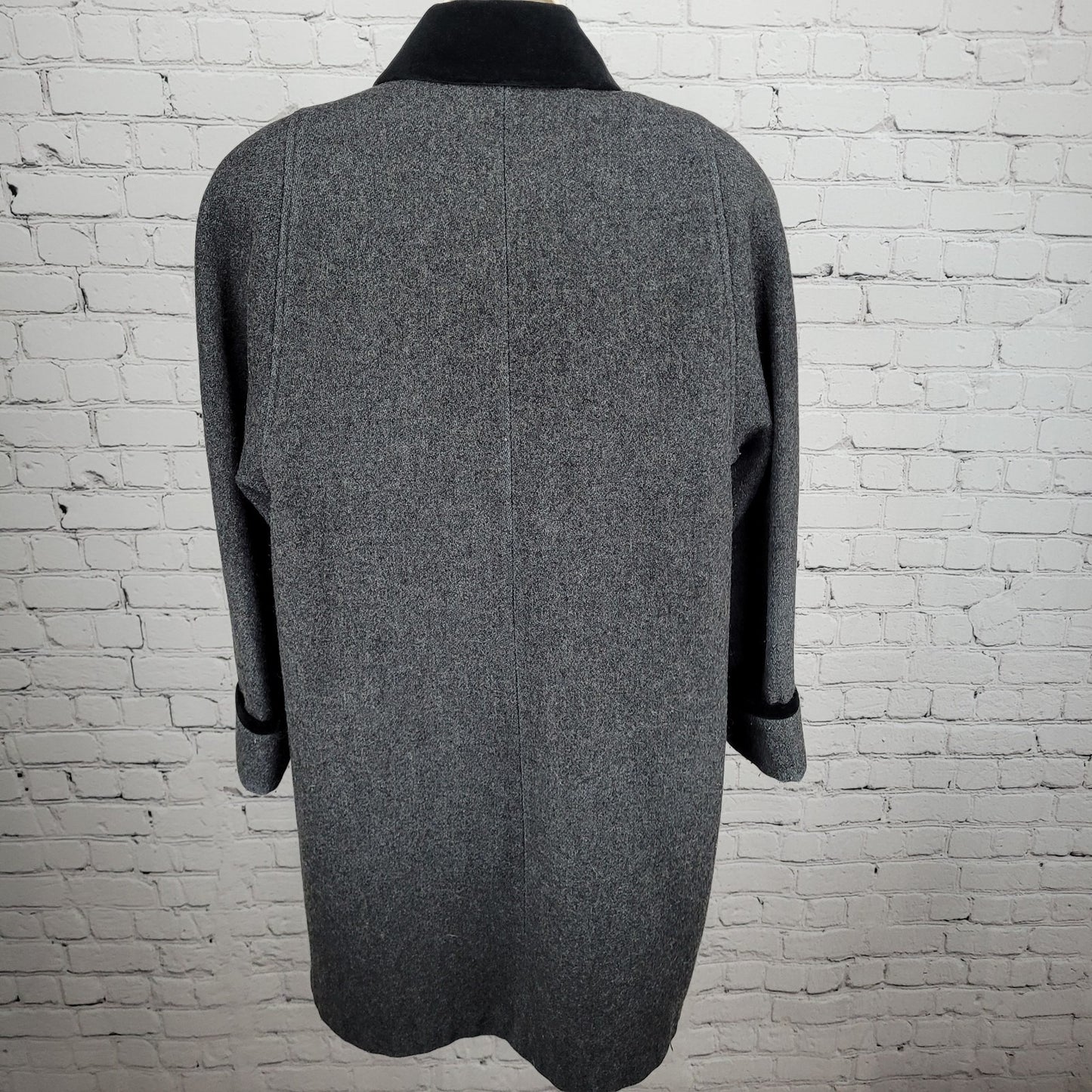 VTG Jofeld Grey Velvet Collar Accents Buttoned Lined Long Over Coat USA Large L