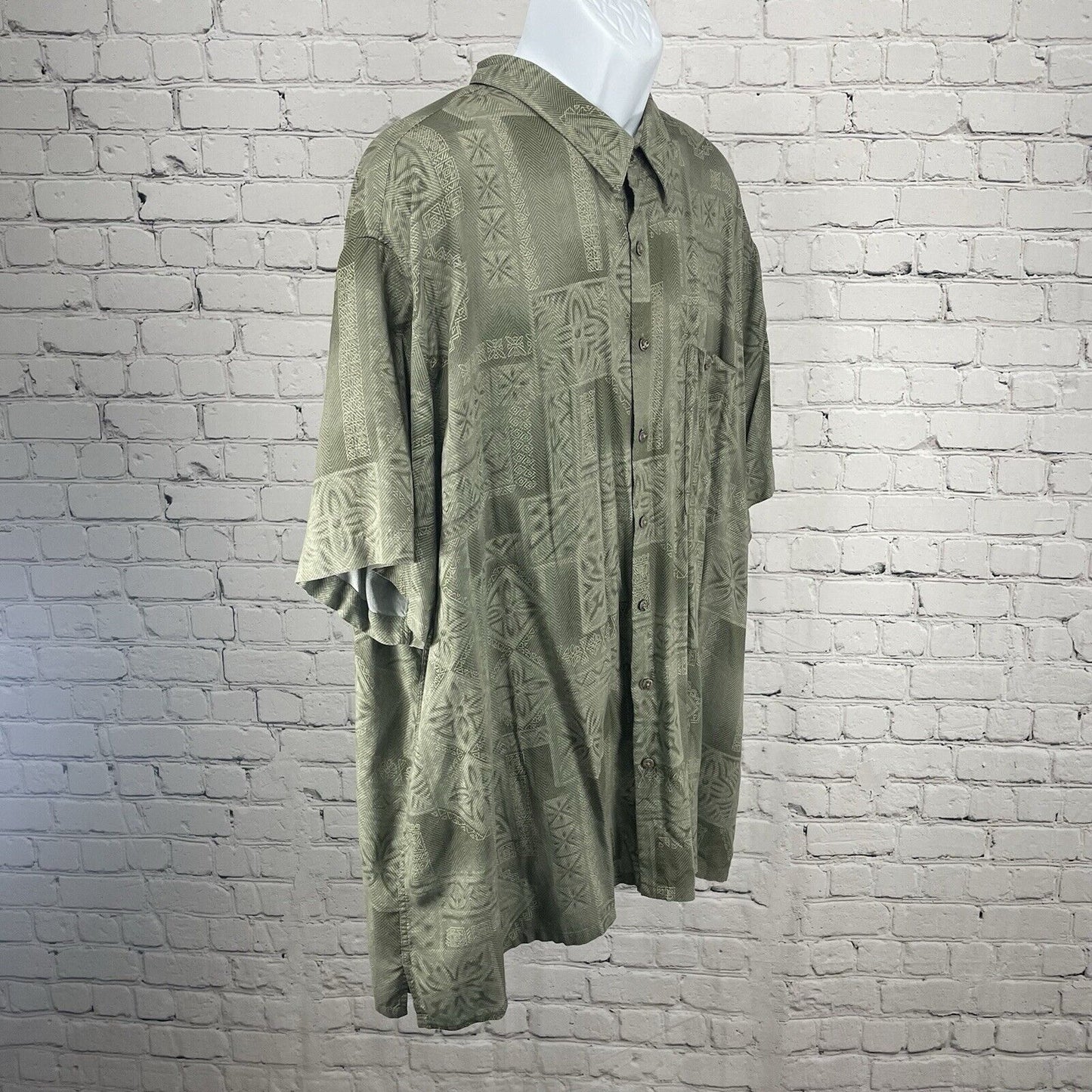 Batck Bay Green Button Up Short Sleeve Shirt Geometric Hawaiian Print Size 4XB