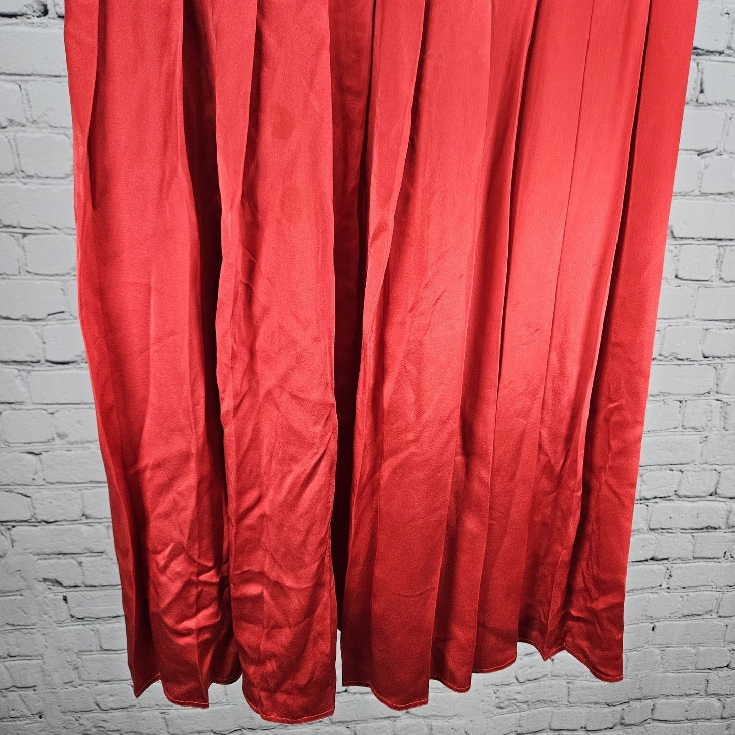 VTG Saks Fifth Avenue Red 100% Silk Pleated Unlined Zip A-Line Midi Skirt 10