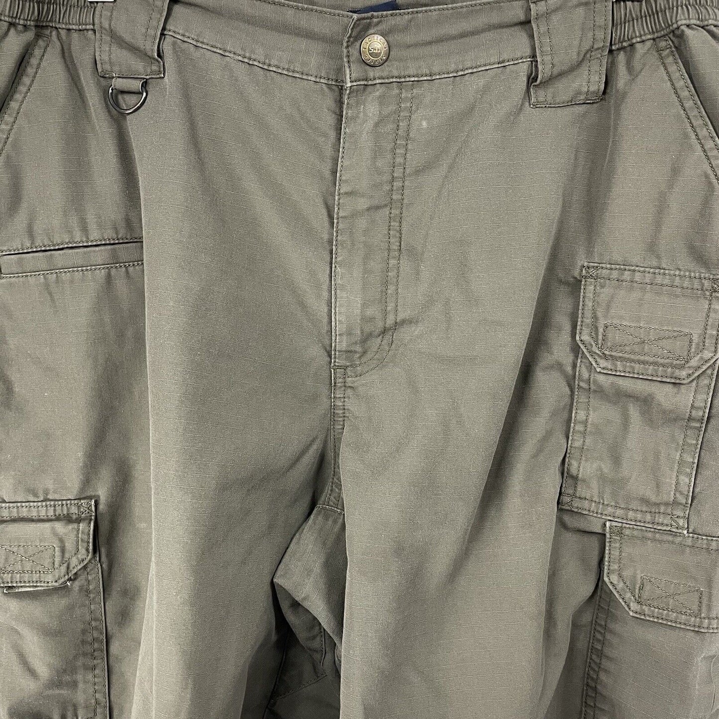 5.11 Tactical Series Green Cargo Pocket Elastic Waist Shorts Size US 38 (35x8.5)
