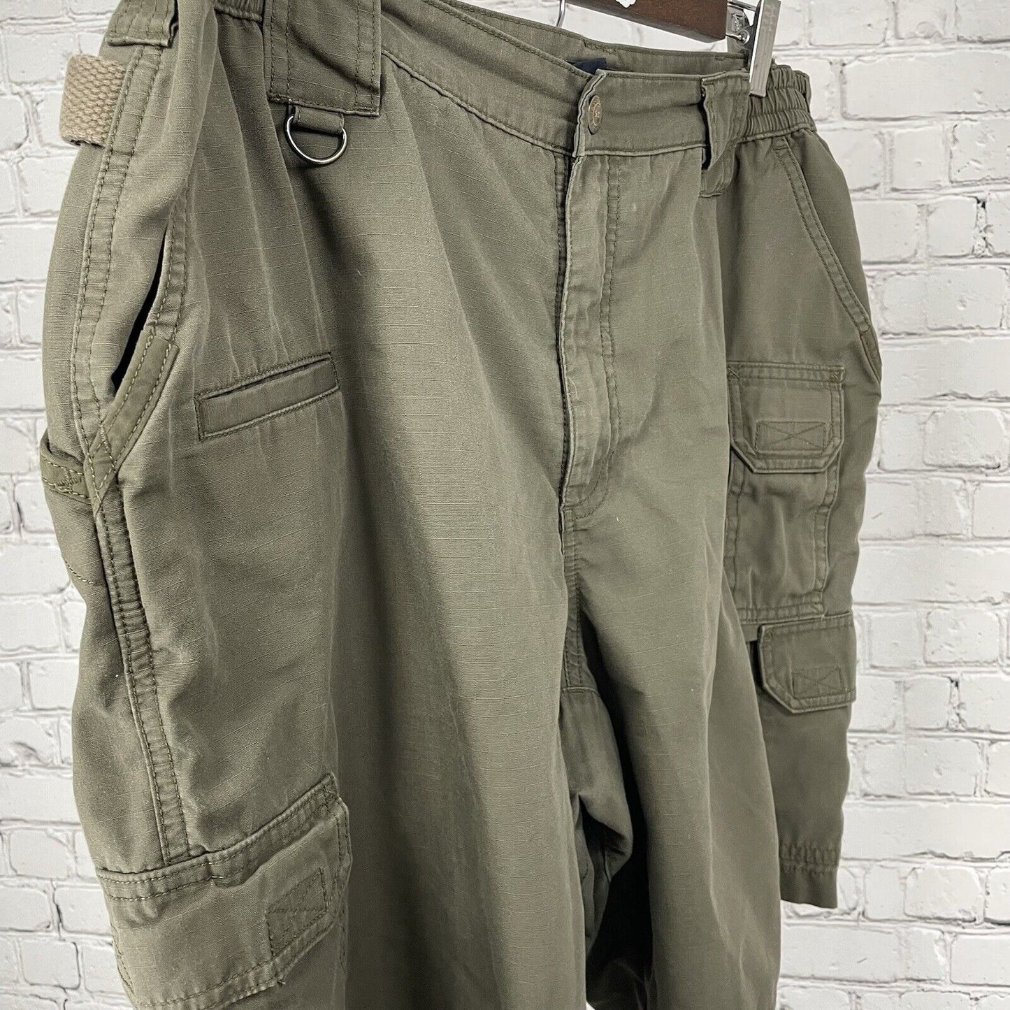 5.11 Tactical Series Green Cargo Pocket Elastic Waist Shorts Size US 38 (35x8.5)