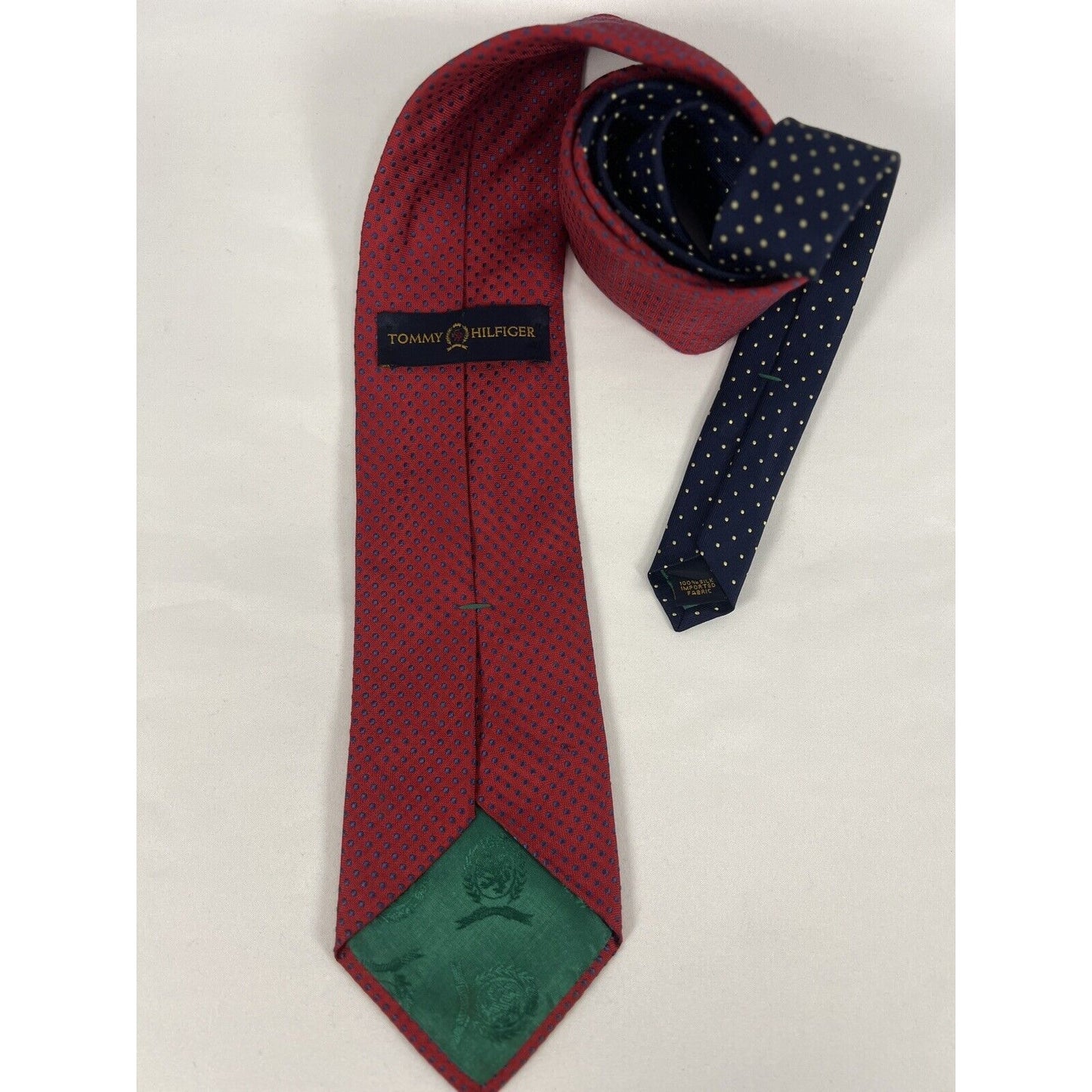Tommy Hilfiger Red Blue Polka Dot 100% Silk Men’s Formal Neck Tie (60 x 3.5)