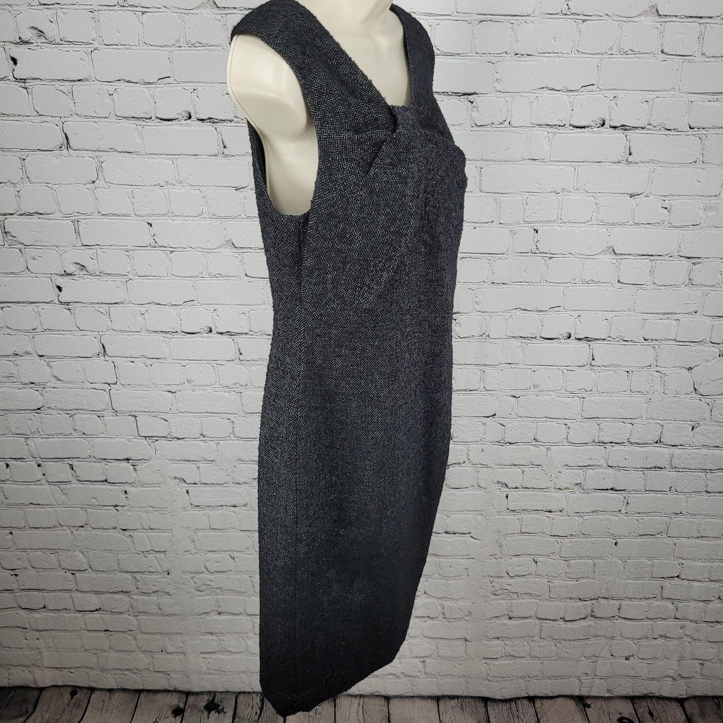 Ann Taylor Black Wool Blend Tweed Pleated Back Slit Lined Sheath Dress Size 4