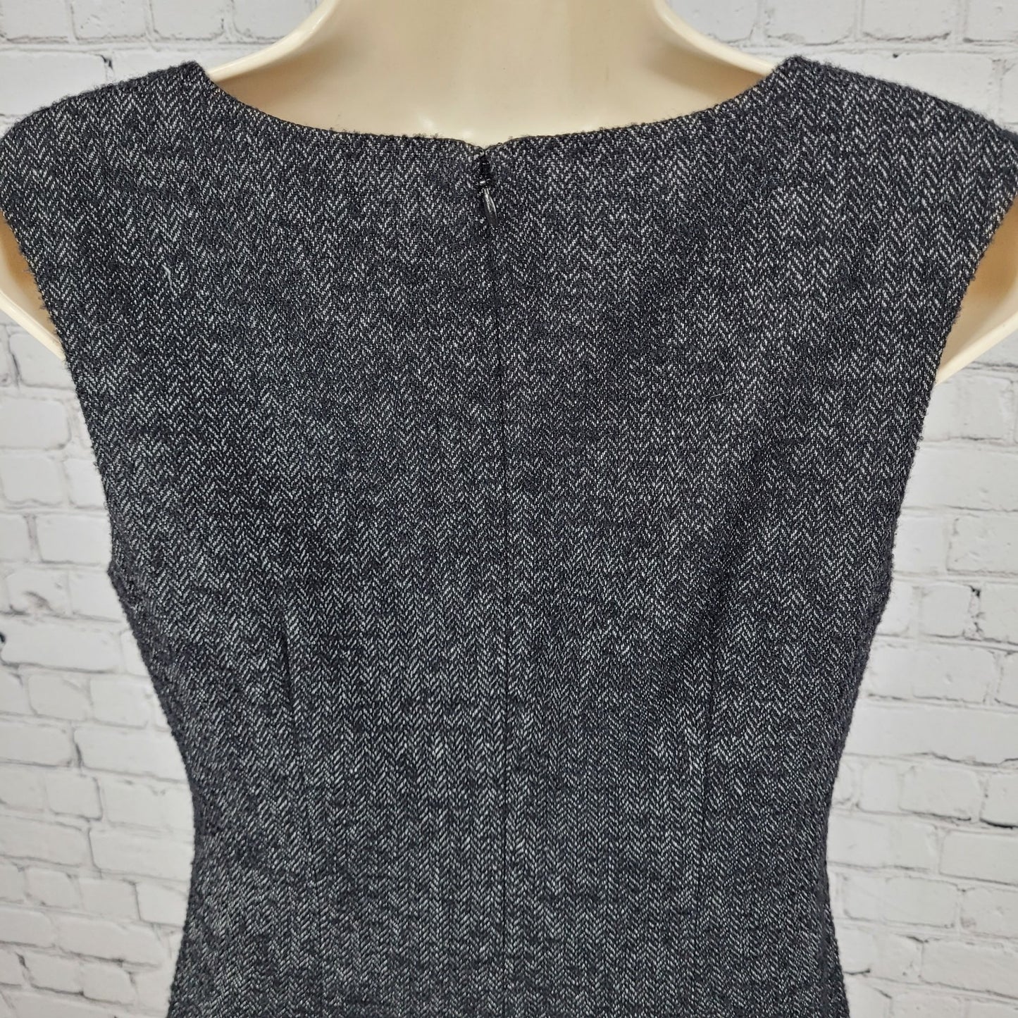 Ann Taylor Black Wool Blend Tweed Pleated Back Slit Lined Sheath Dress Size 4