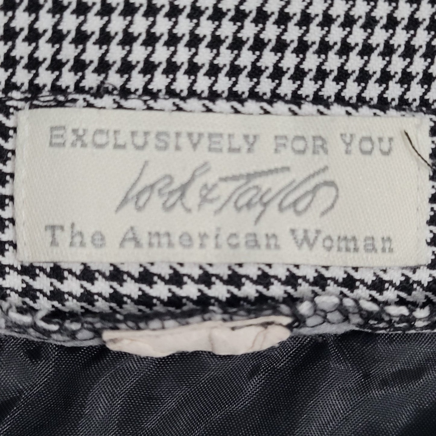 LORD & TAYLOR Black & White Houndstooth Pleated Slit Skirt Size Medium M (34x23)