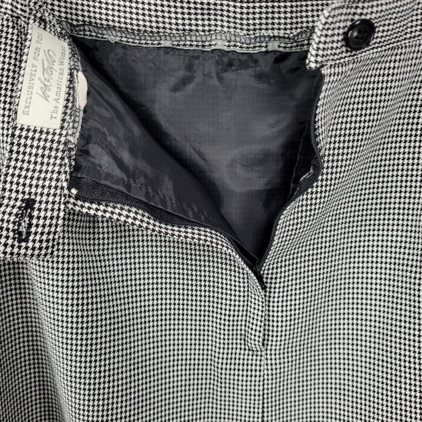 LORD & TAYLOR Black & White Houndstooth Pleated Slit Skirt Size Medium M (34x23)