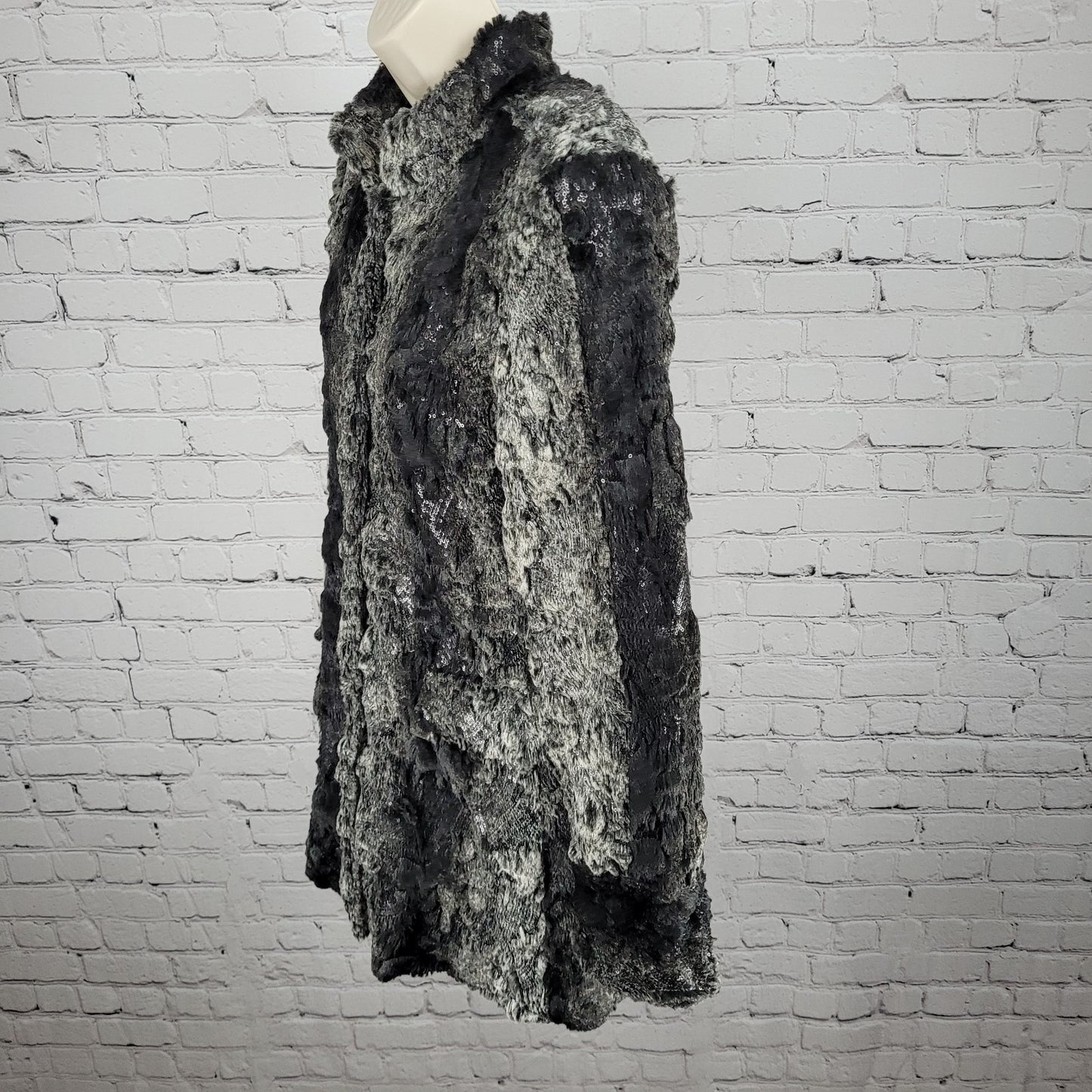 Stevie Mac New York Grey Faux Fur Sequin Pockets Snap Lined Over Coat Size 10