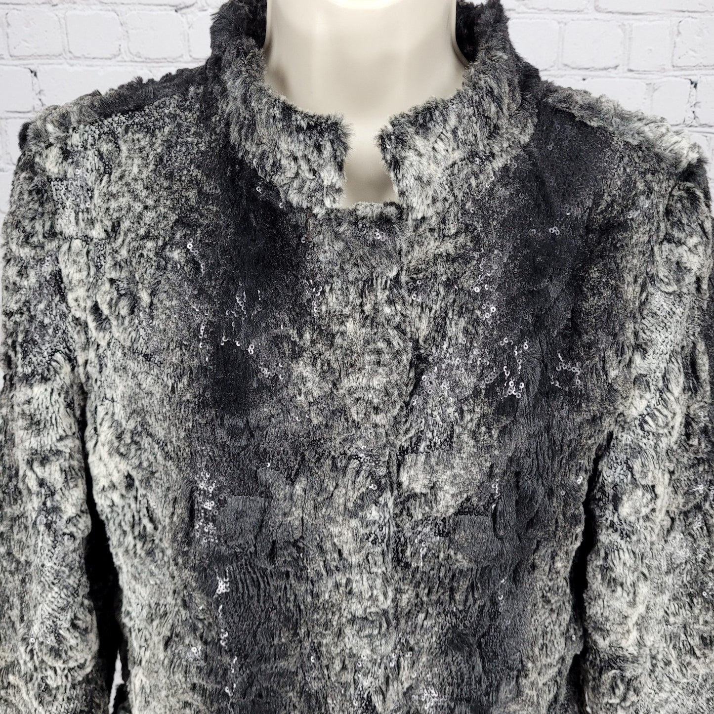Stevie Mac New York Grey Faux Fur Sequin Pockets Snap Lined Over Coat Size 10