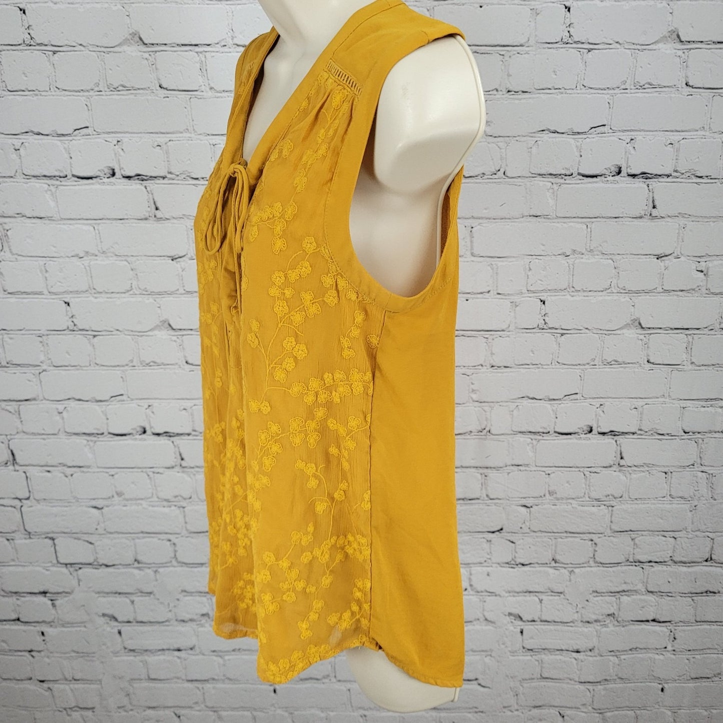 Maeve Anthropologie Gold Floral Embroidered Lace Up Sleeveless Blouse Top Size 4