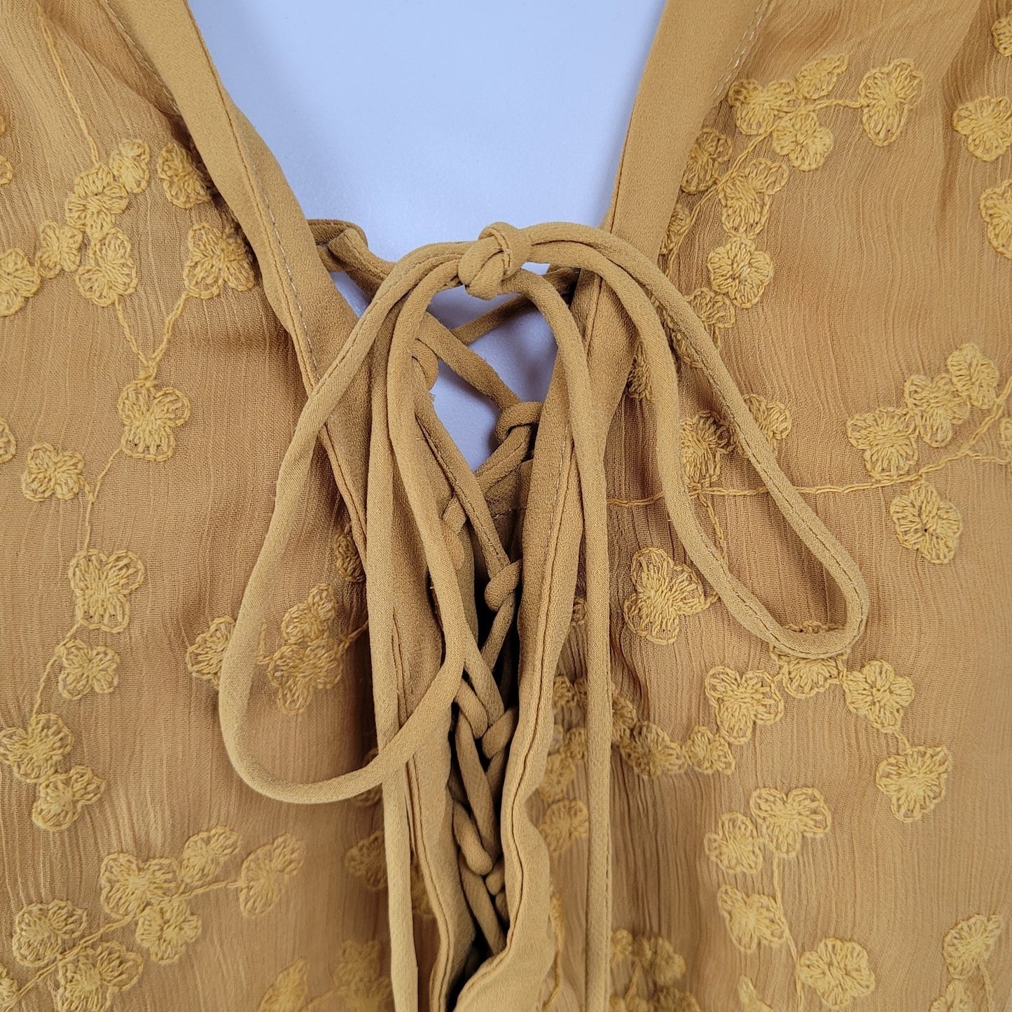 Maeve Anthropologie Gold Floral Embroidered Lace Up Sleeveless Blouse Top Size 4