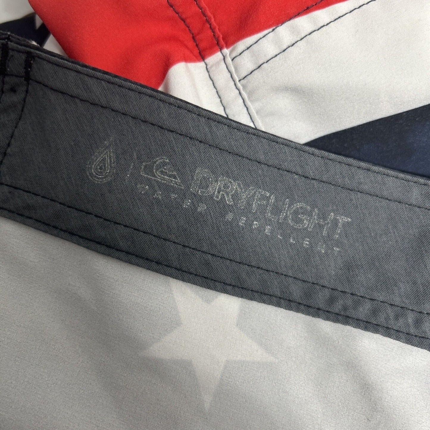 Quicksilver High Line 4 Way Stretch Swim Trunks Red White Blue Mens 30 (30x9.5)
