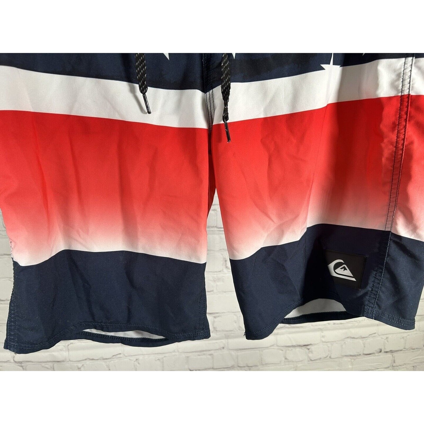 Quicksilver High Line 4 Way Stretch Swim Trunks Red White Blue Mens 30 (30x9.5)