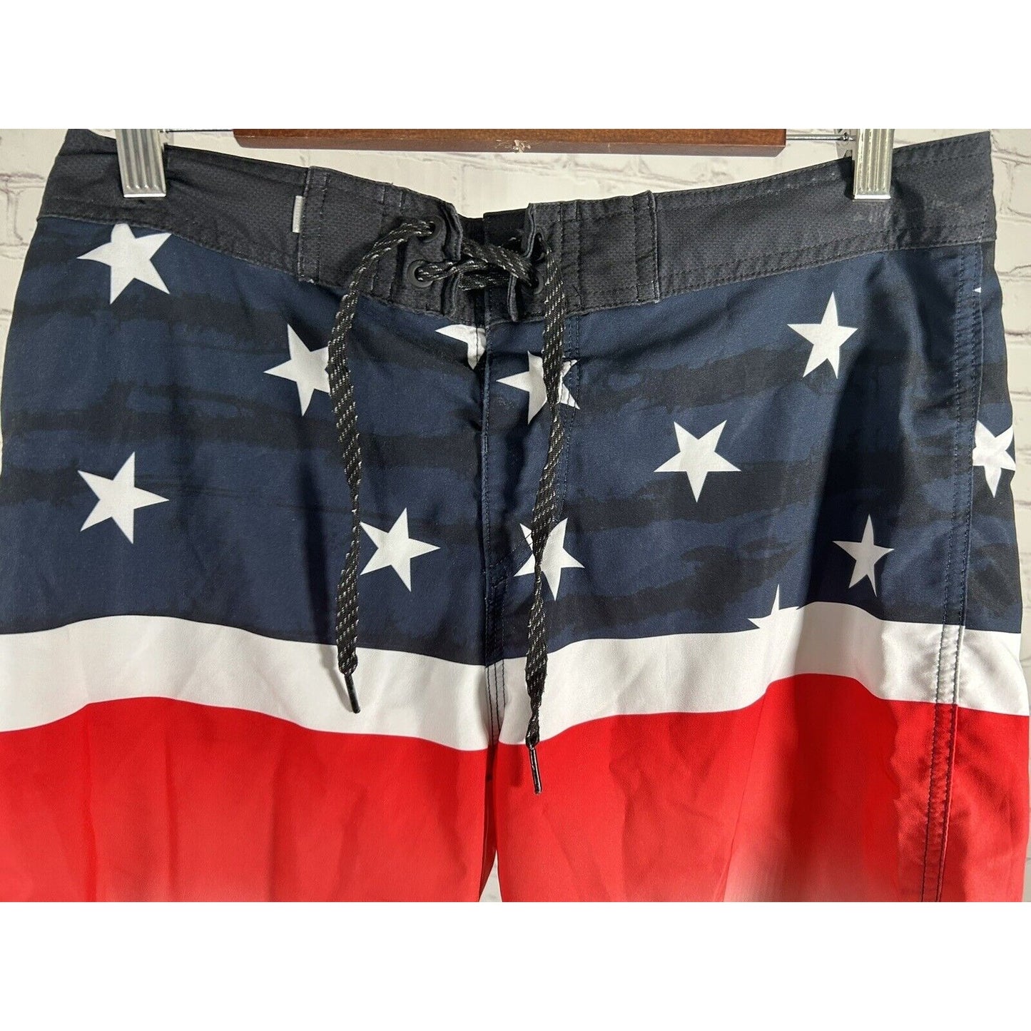 Quicksilver High Line 4 Way Stretch Swim Trunks Red White Blue Mens 30 (30x9.5)